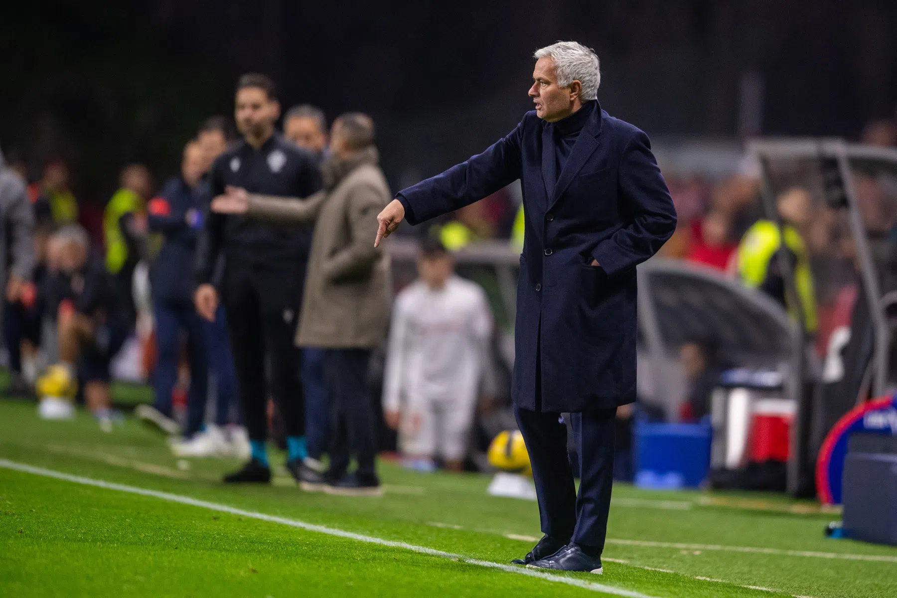 Mourinho looft Farioli: 'Wat FC Porto doet is buitengewoon'