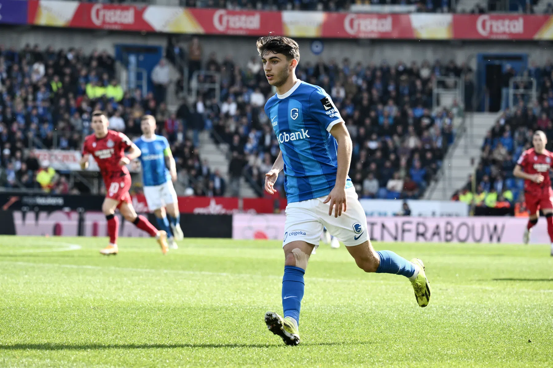Heerenveen dicht bij impuls: Genk-aanvaller op weg naar Friesland