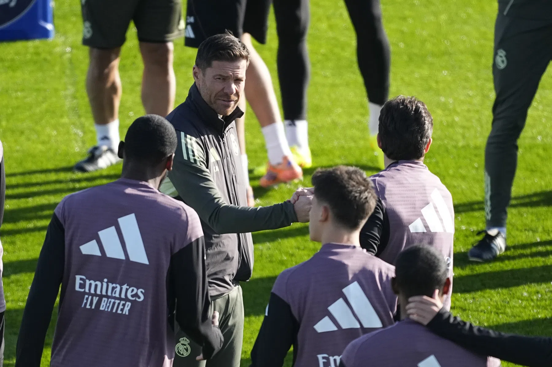 Xabi Alonso geeft update over Mbappe en transferplannen