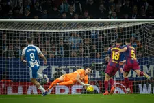 Thumbnail for article: Barça-goalie Joan García floreert onder de hoogste druk