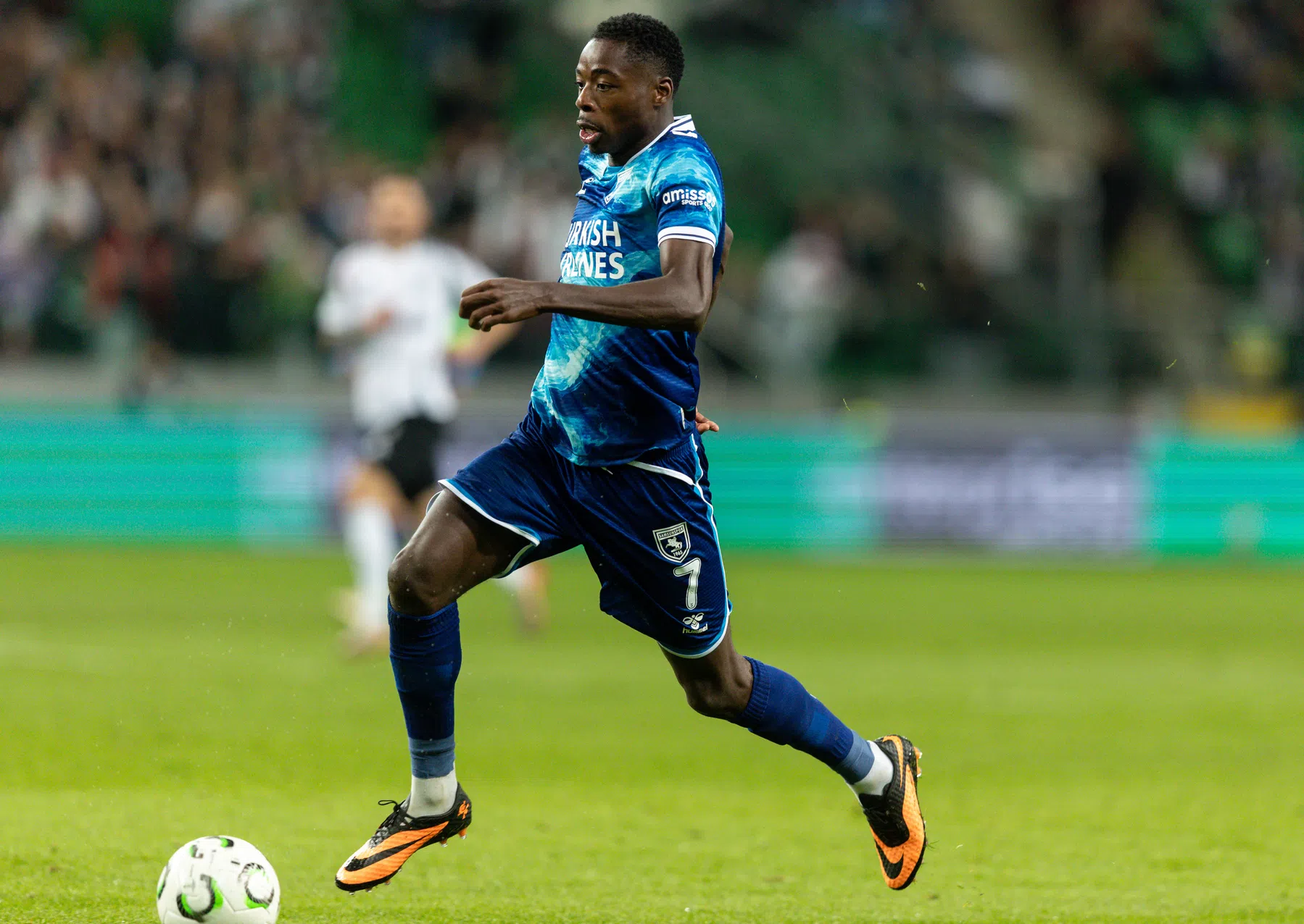 Debuterende Musaba geeft visitekaartje af bij Fenerbahce in pikant weerzien