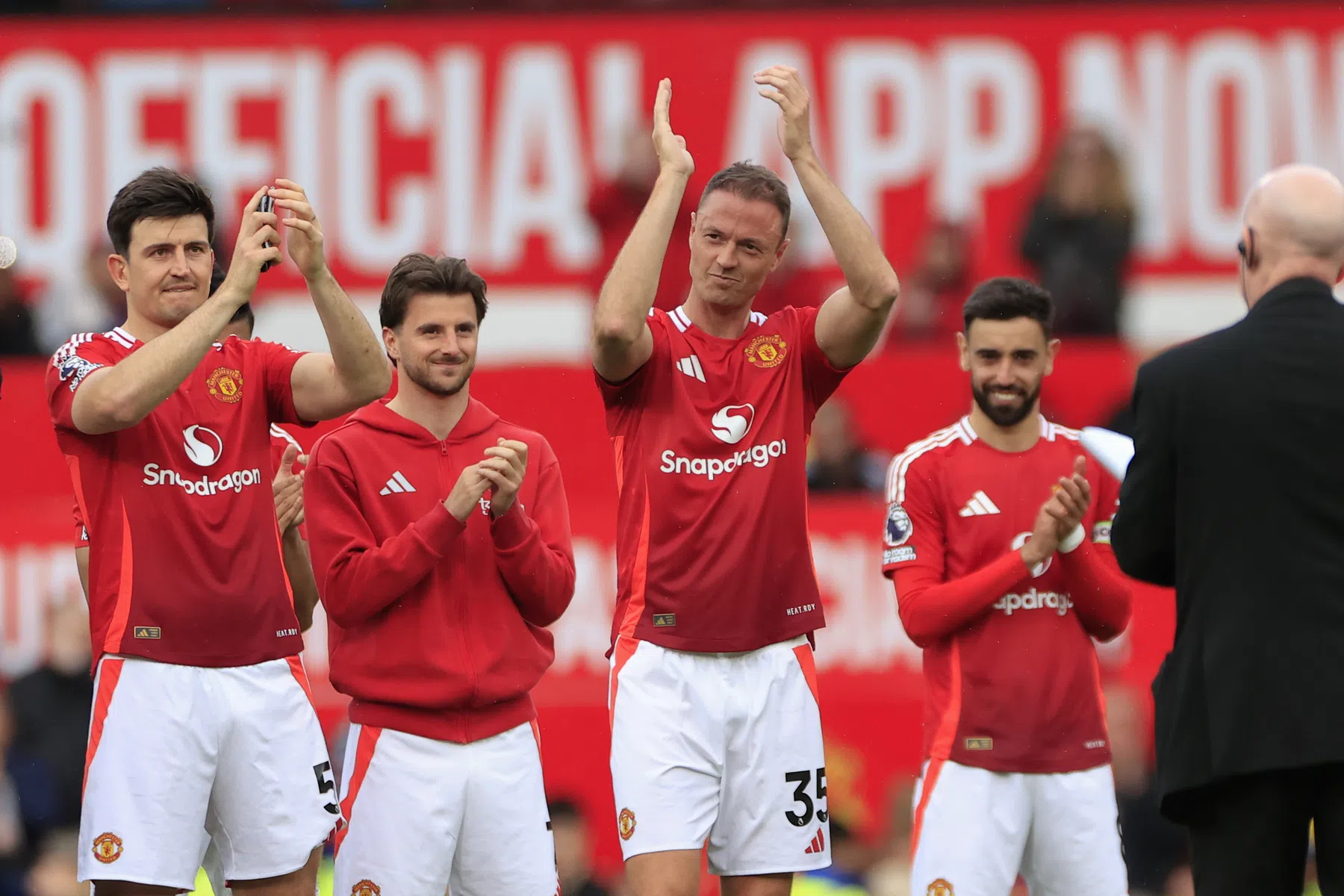 Fletcher voegt Evans toe aan Man Utd-staf en brengt goed nieuws over Fernandes