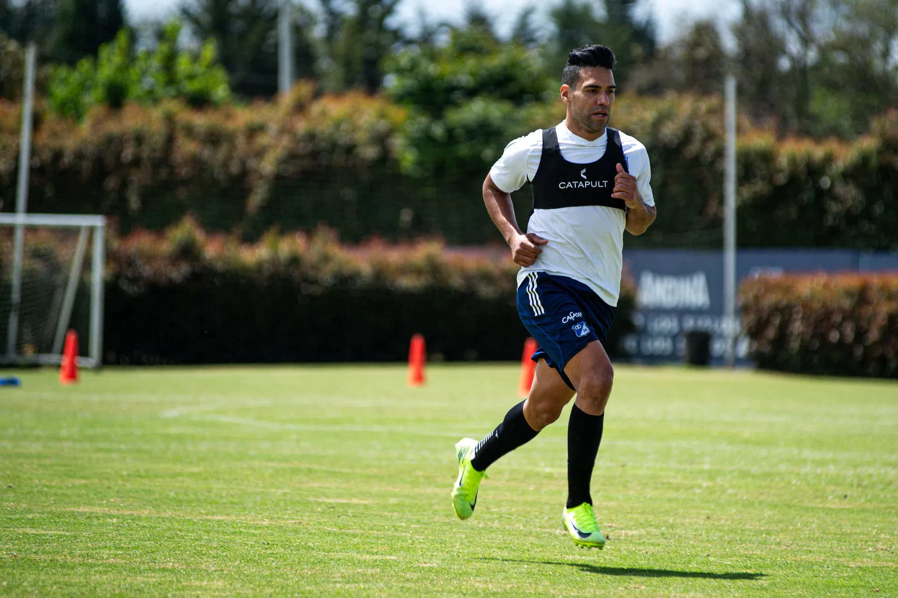 Clubloze Falcao (39) gaat na halfjaar toch door bij Colombiaanse jeugdliefde