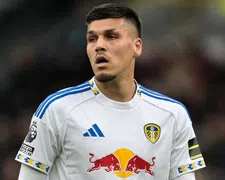 Thumbnail for article: Joël Piroe jaagt Surinaamse WK-droom na: 'Henk ten Cate zette me aan het denken'