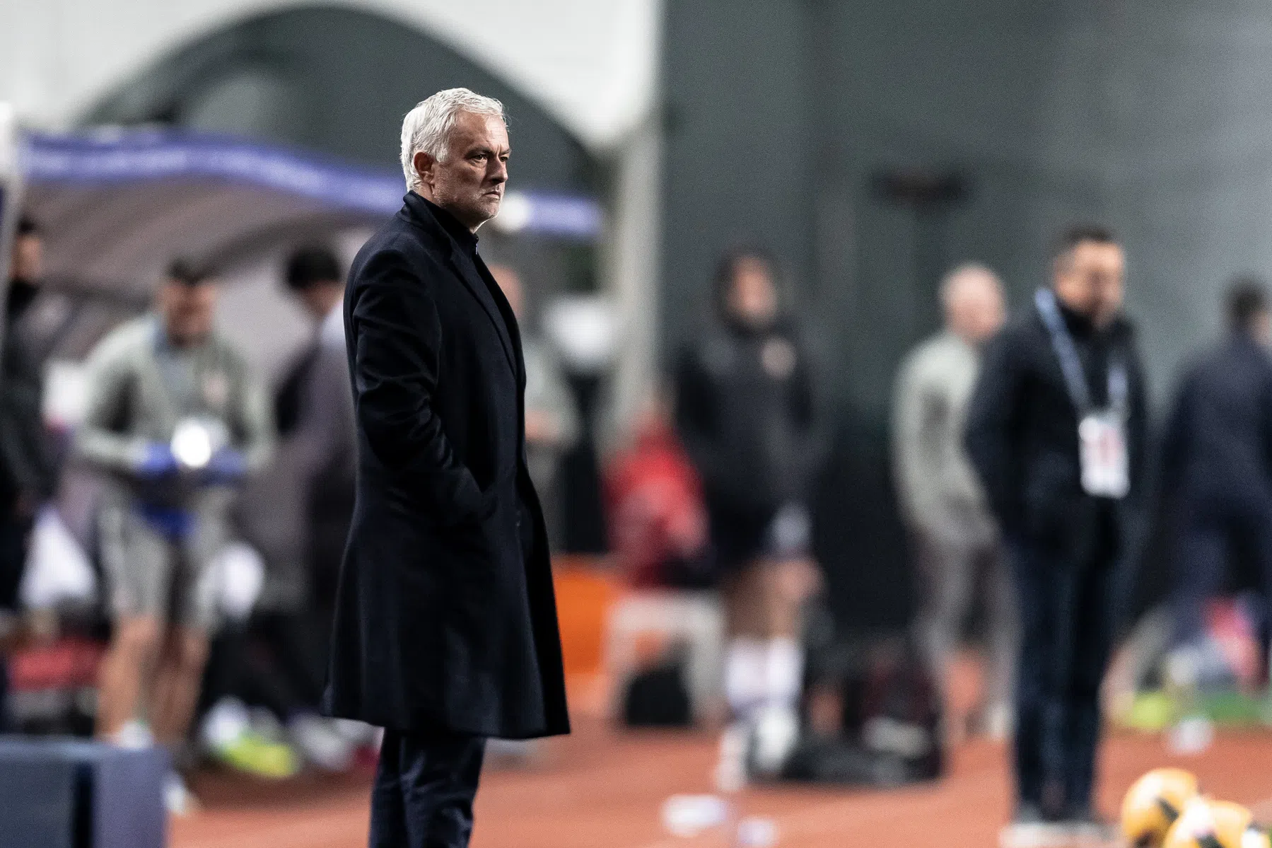 Mourinho hard voor spelers na bekeruitschakeling: 'Hoop dat ze niet slapen'