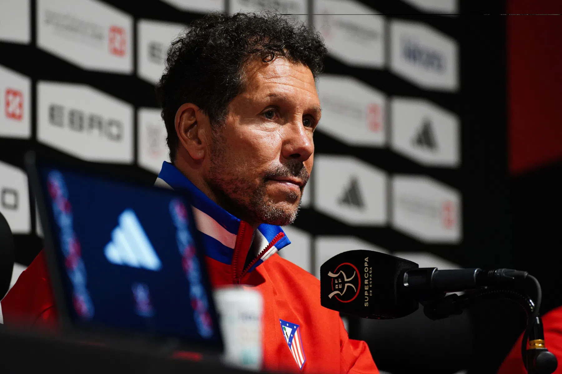 Simeone zegt sorry tegen Vinícius en Perez: 'Ik heb fout gehandeld'