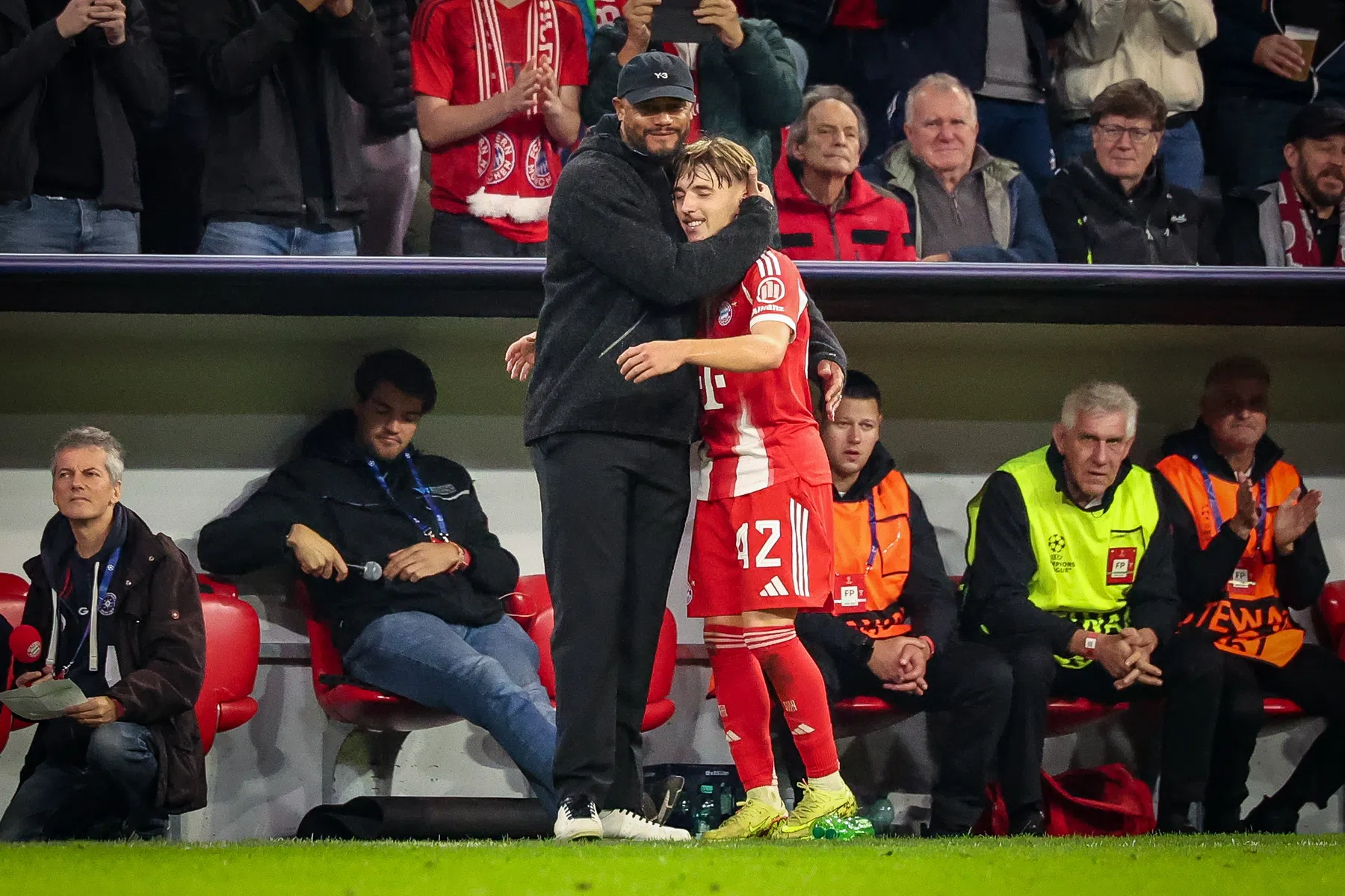 Kompany reageert op ophef rond Real Madrid-droom Karl: 'Kleine communicatiefout'