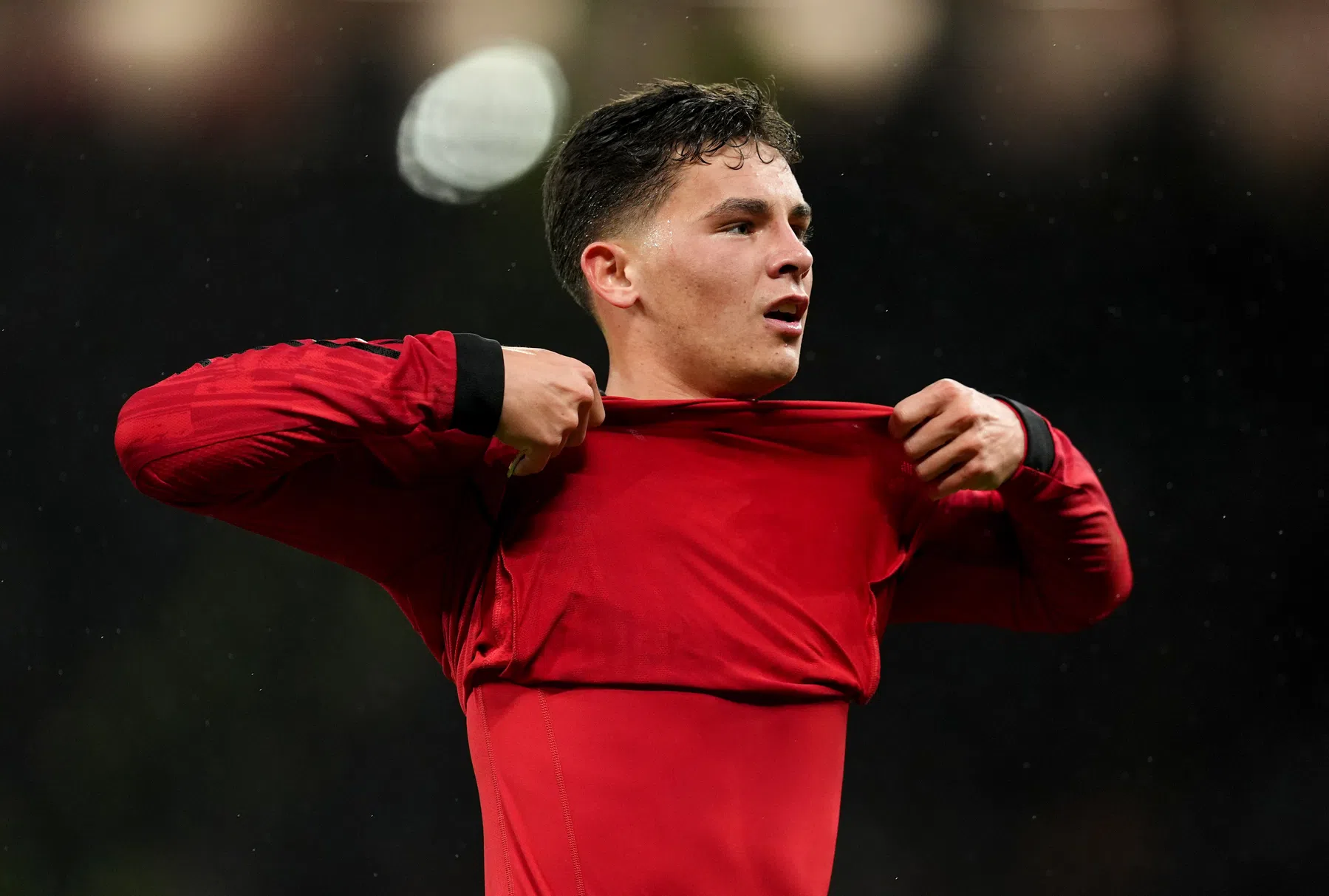 Heetgebakerde Man Utd-tiener wordt gewaardeerd na excuses