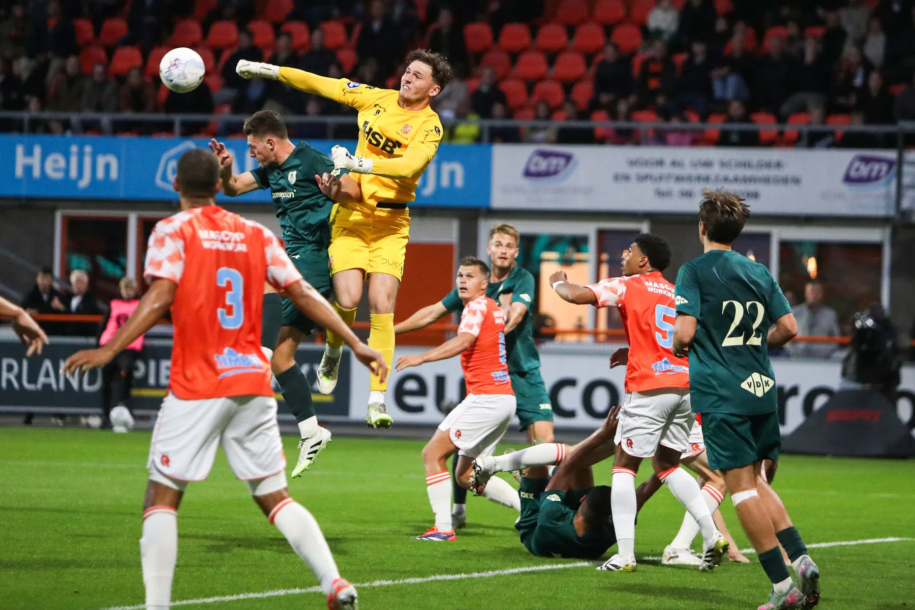 De ongewone weg van Kayne van Oevelen: alleskunner onder de lat