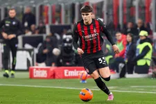 Thumbnail for article: De jonge back die bij AC Milan in de voetsporen treedt van Paolo Maldini