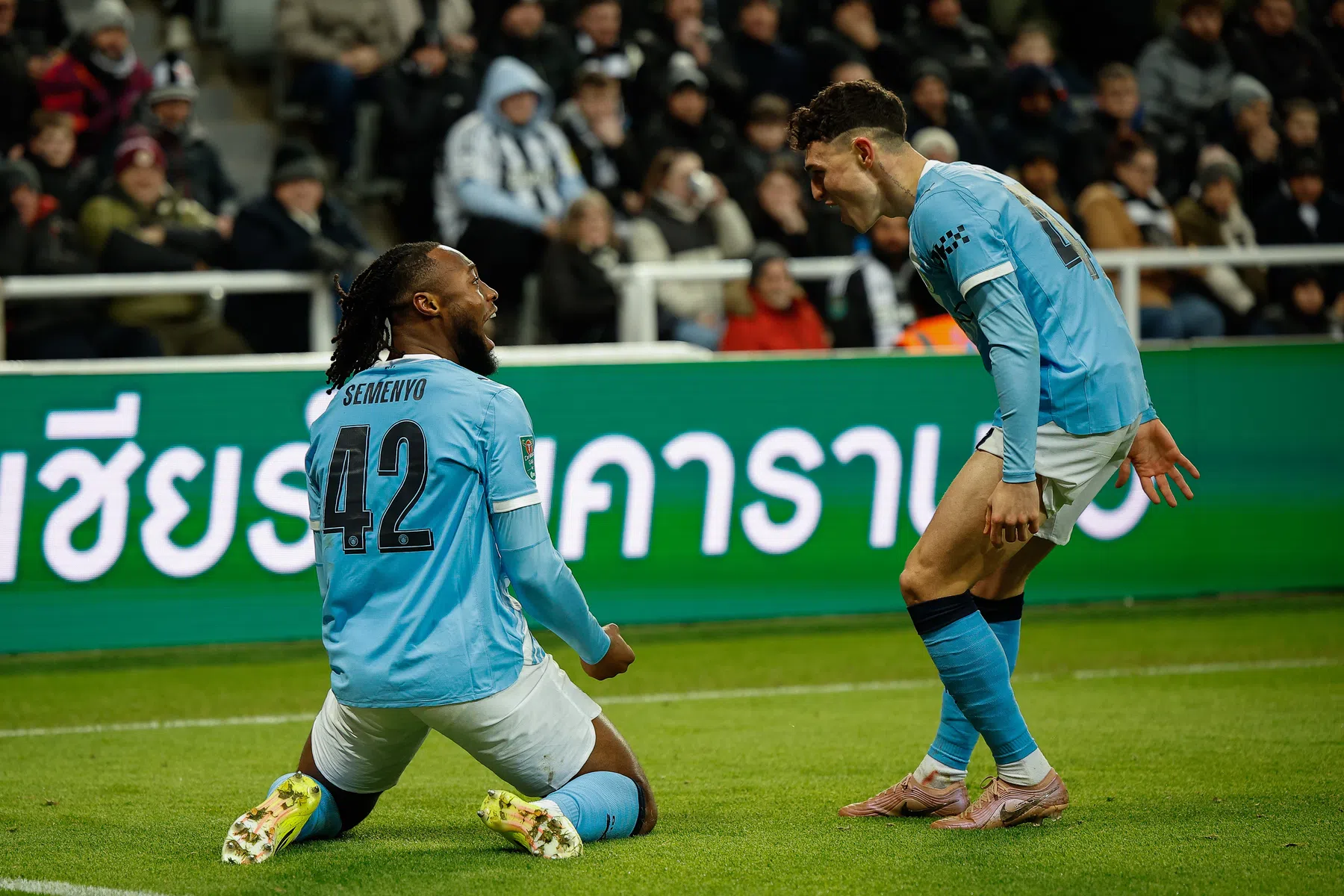 City zet mede dankzij nieuweling Semenyo grote stap richting Wembley