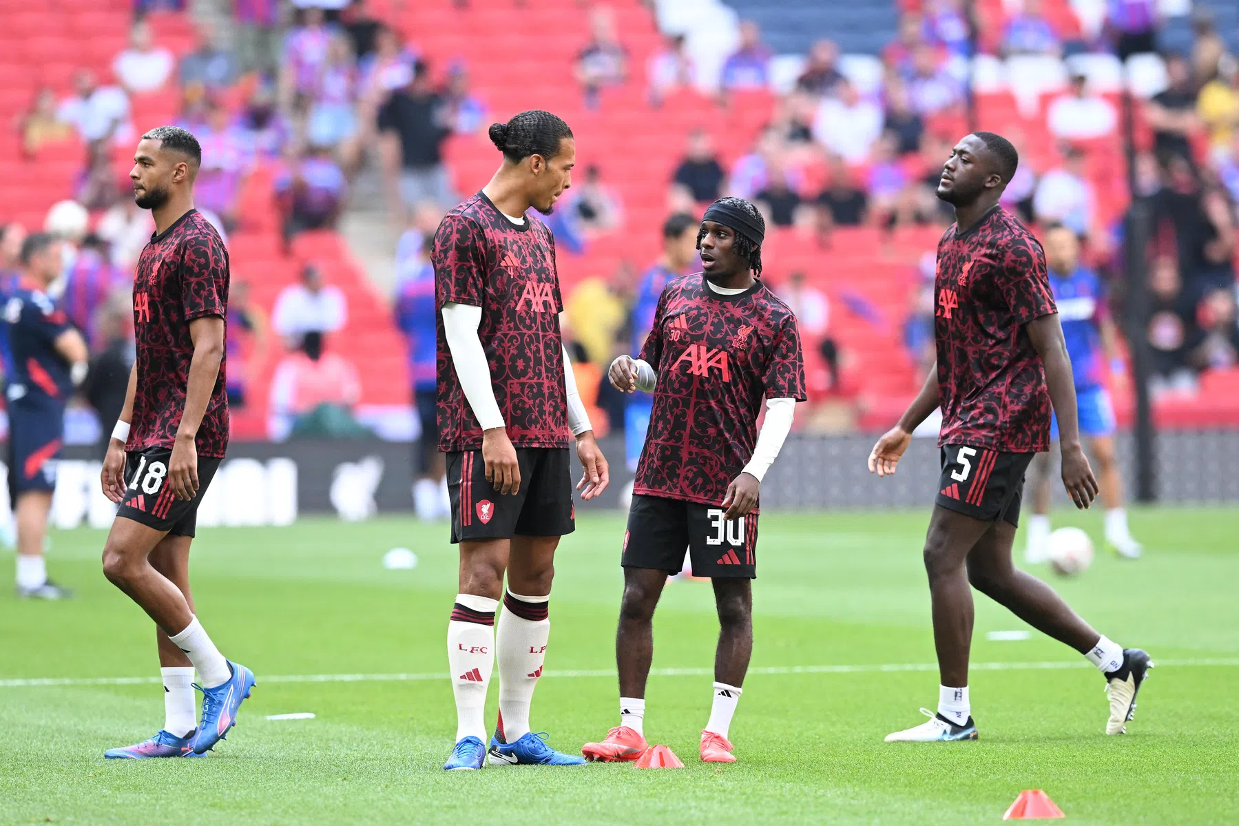 Wat Van Dijk tegen Frimpong zei na zijn transfer naar Liverpool 