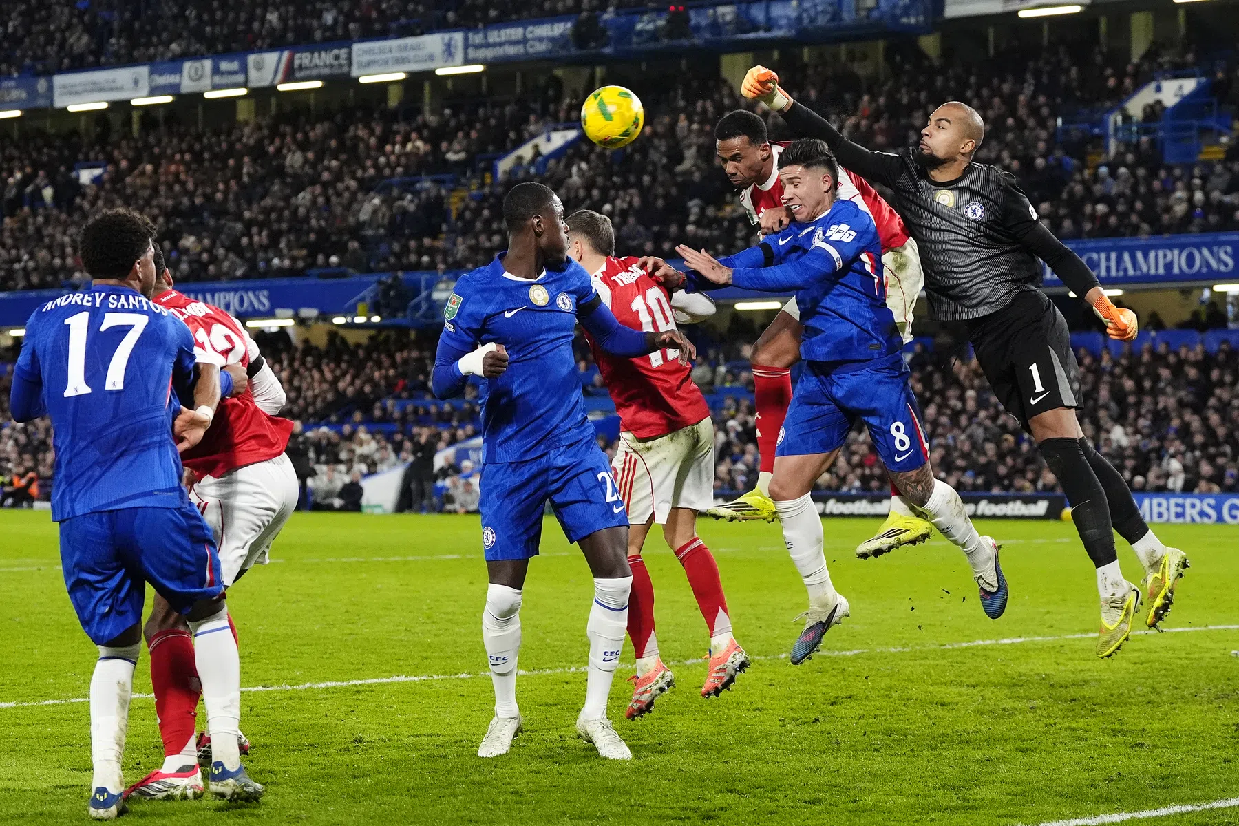 Engelse pers wijst zondebok Chelsea aan: 'Rosenior moet meedogenloos zijn'