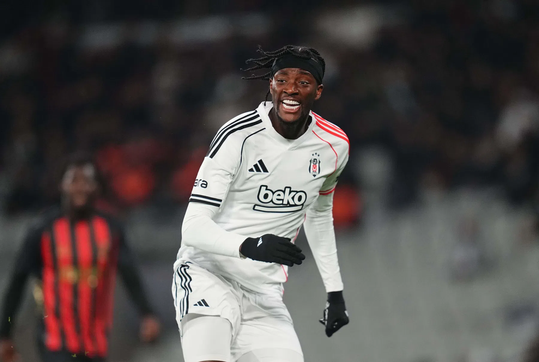 Definitief: Aston Villa haalt opvolger Malen op in Istanbul