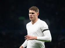 Van de Ven krijgt transferadvies: 'Je verdient beter dan Spurs'