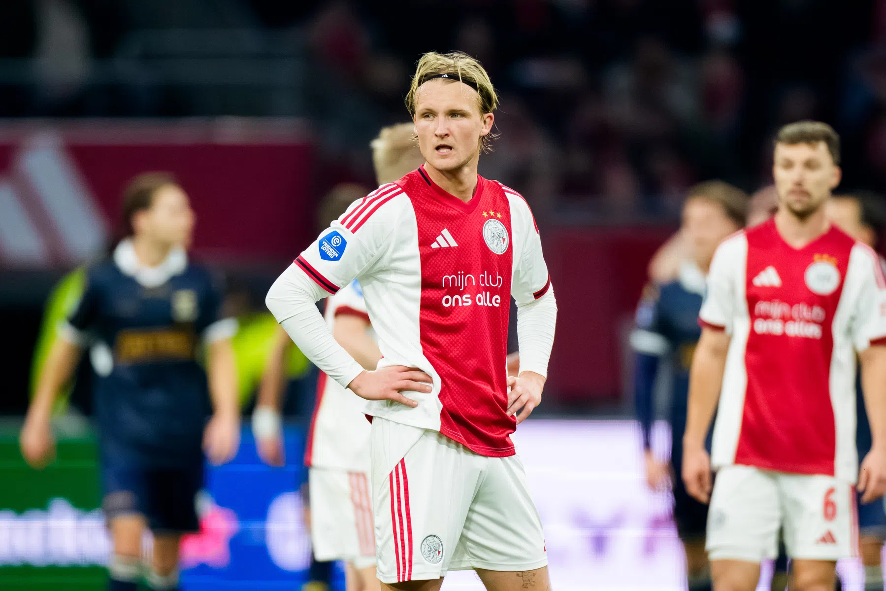 Ajax stort na rust in en incasseert na bekerdebacle nieuwe dreun