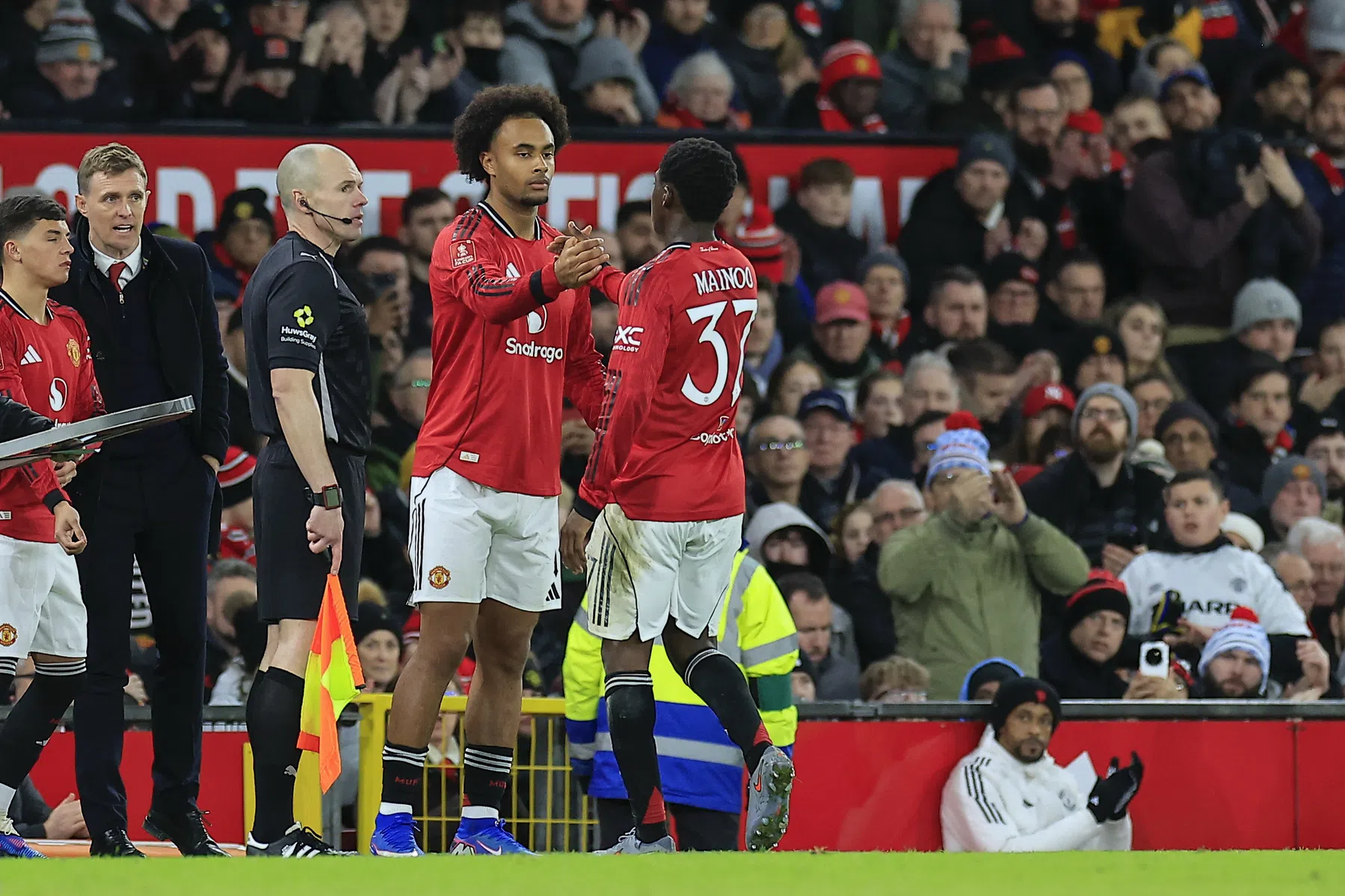 Waarom Zirkzee ontbreekt in de selectie van Manchester United