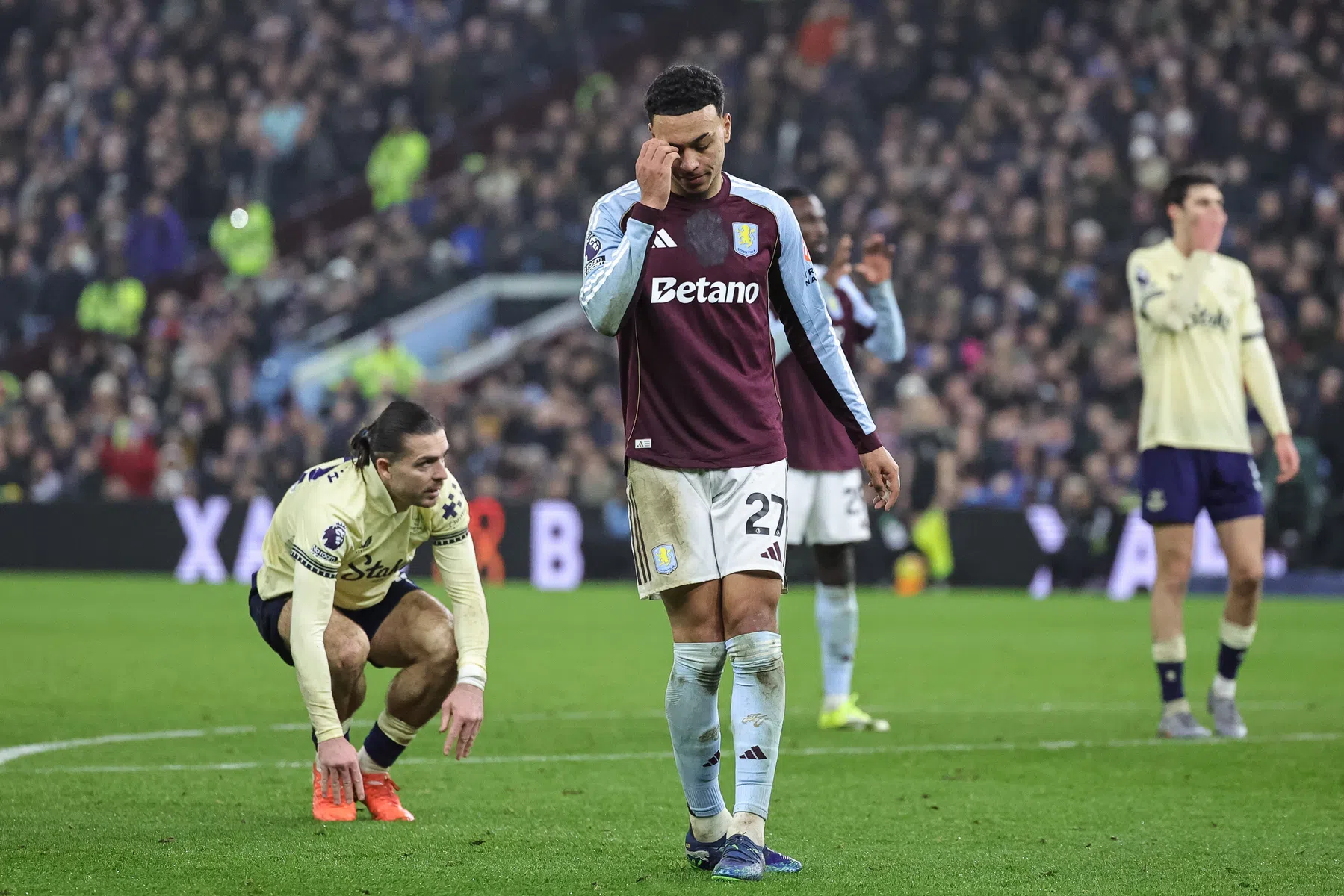 Aston Villa verzuimt te profiteren van puntenverlies Arsenal en Man City