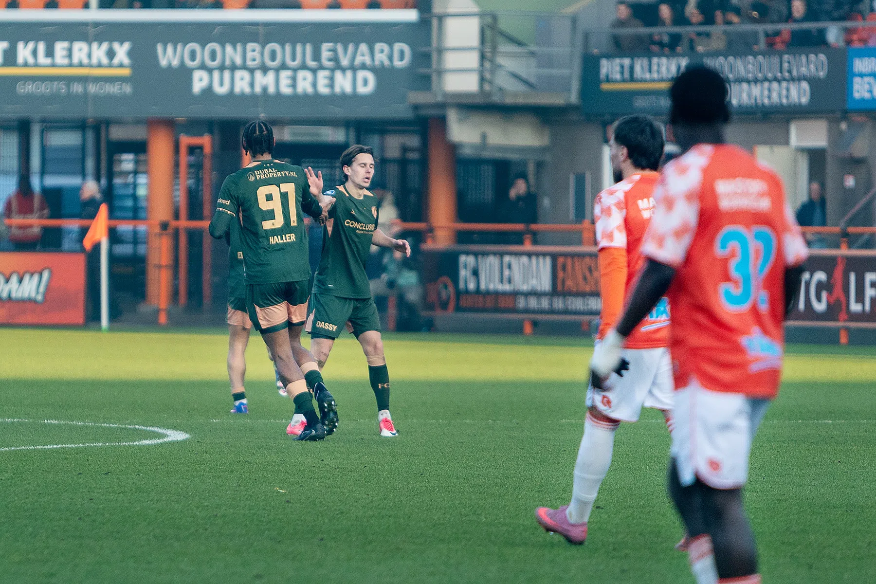 FC Utrecht ziet geëmotioneerde Jensen opnieuw geblesseerd raken