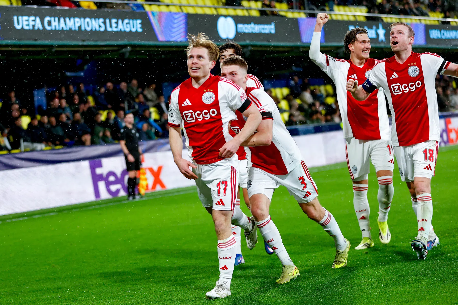 Grim houdt Ajax-matchwinner Edvardsen er dolgraag bij