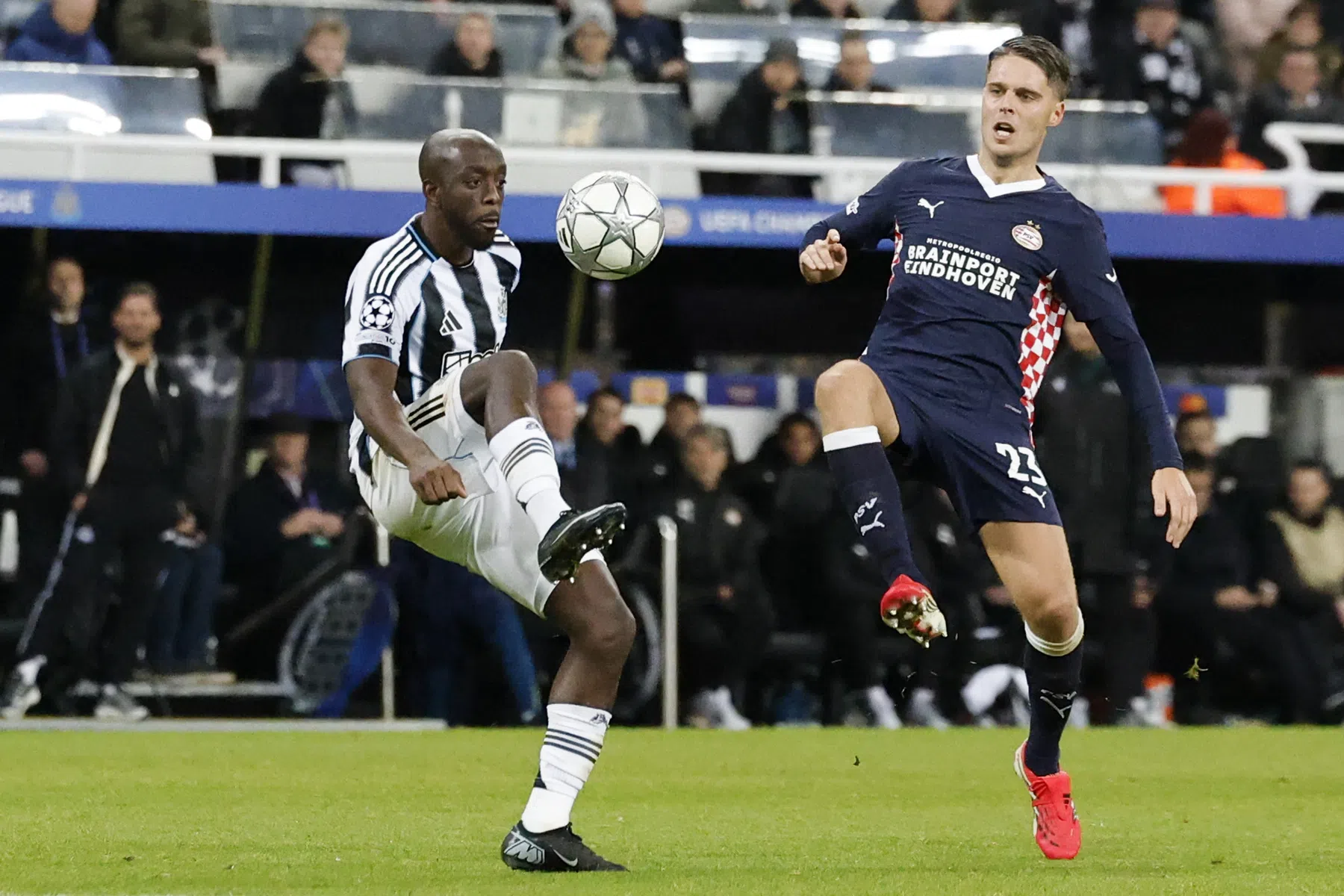 Wat zijn Liverpool (1-4) en Napoli (6-2) straks precies waard voor PSV?