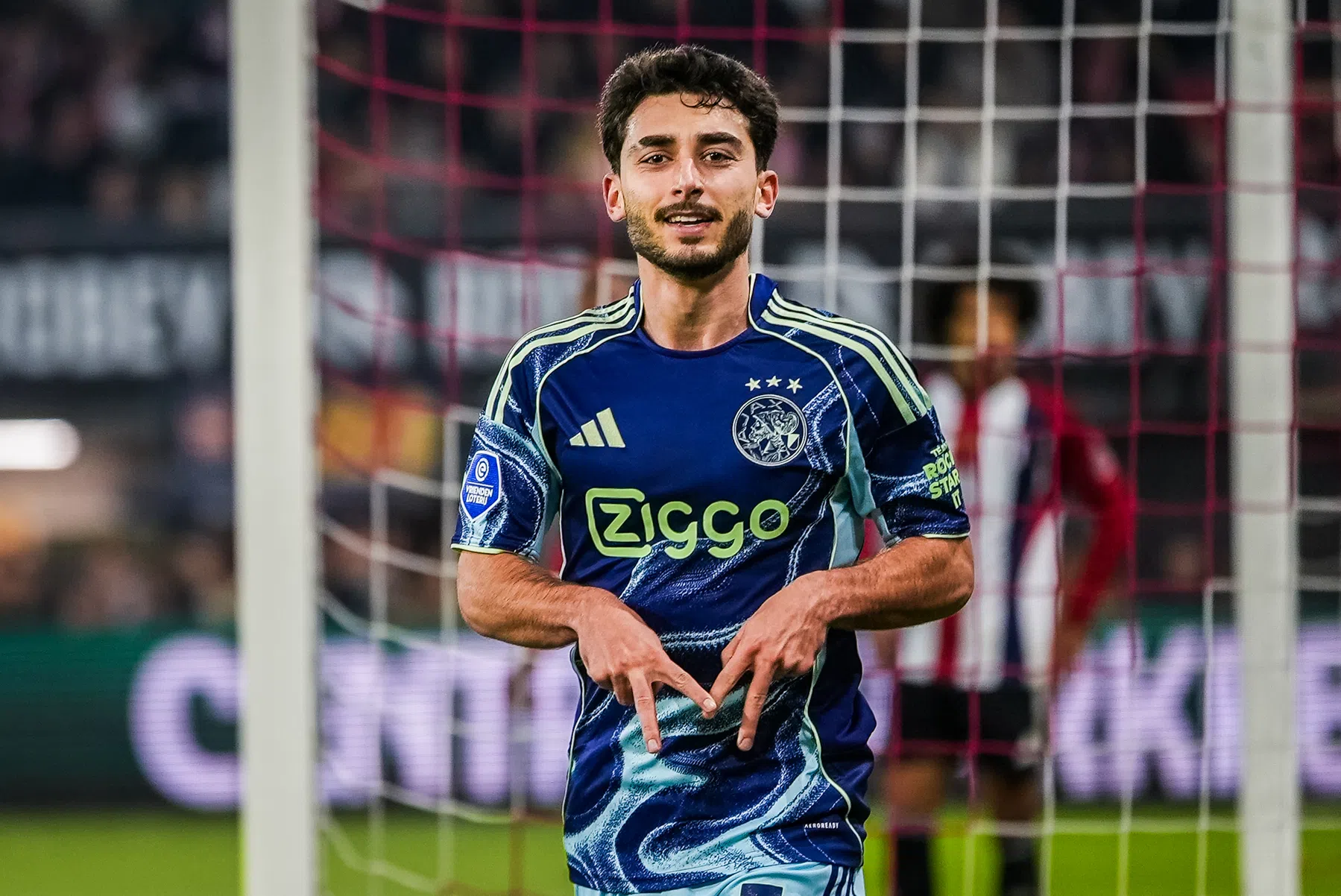 Ajax zwaait Moro uit: buitenspeler keert terug naar Spanje