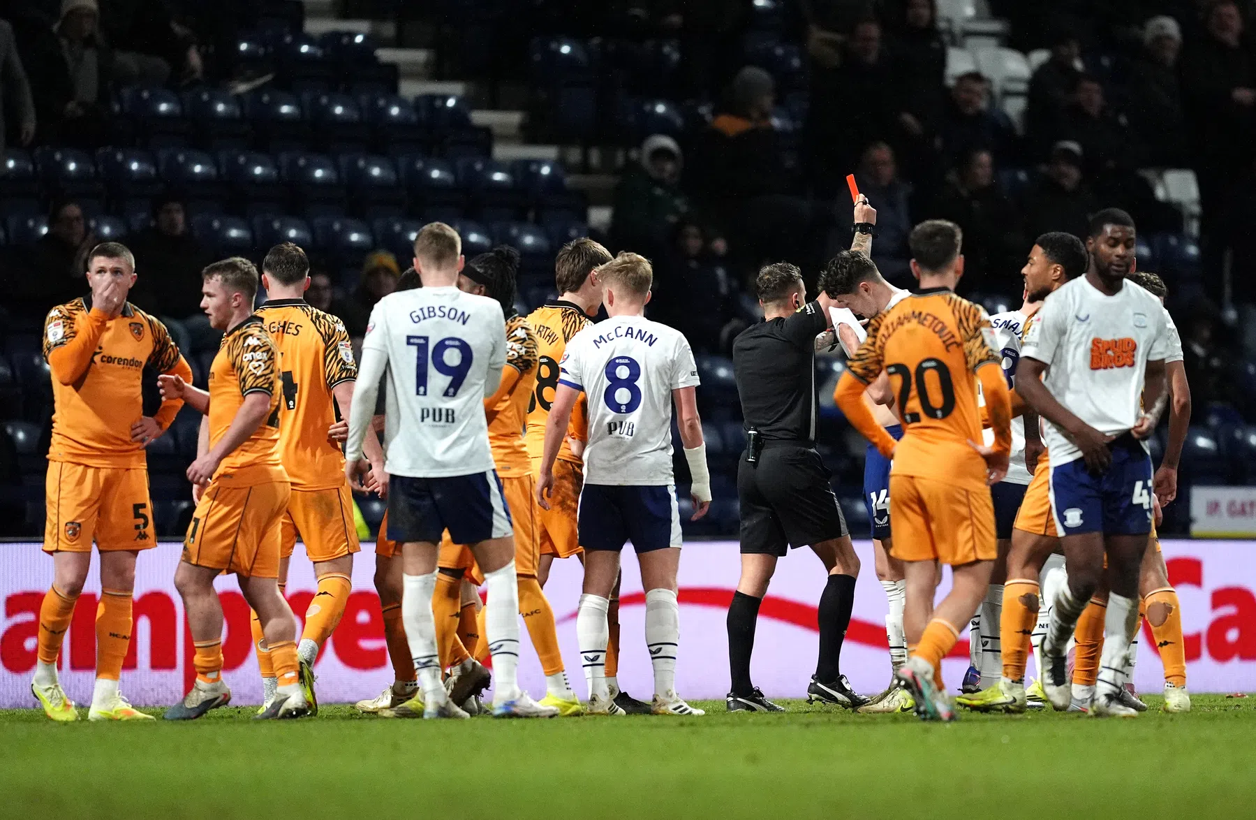 Eigen manager furieus richting zich wéér misdragende spits: 'Totaal onacceptabel'