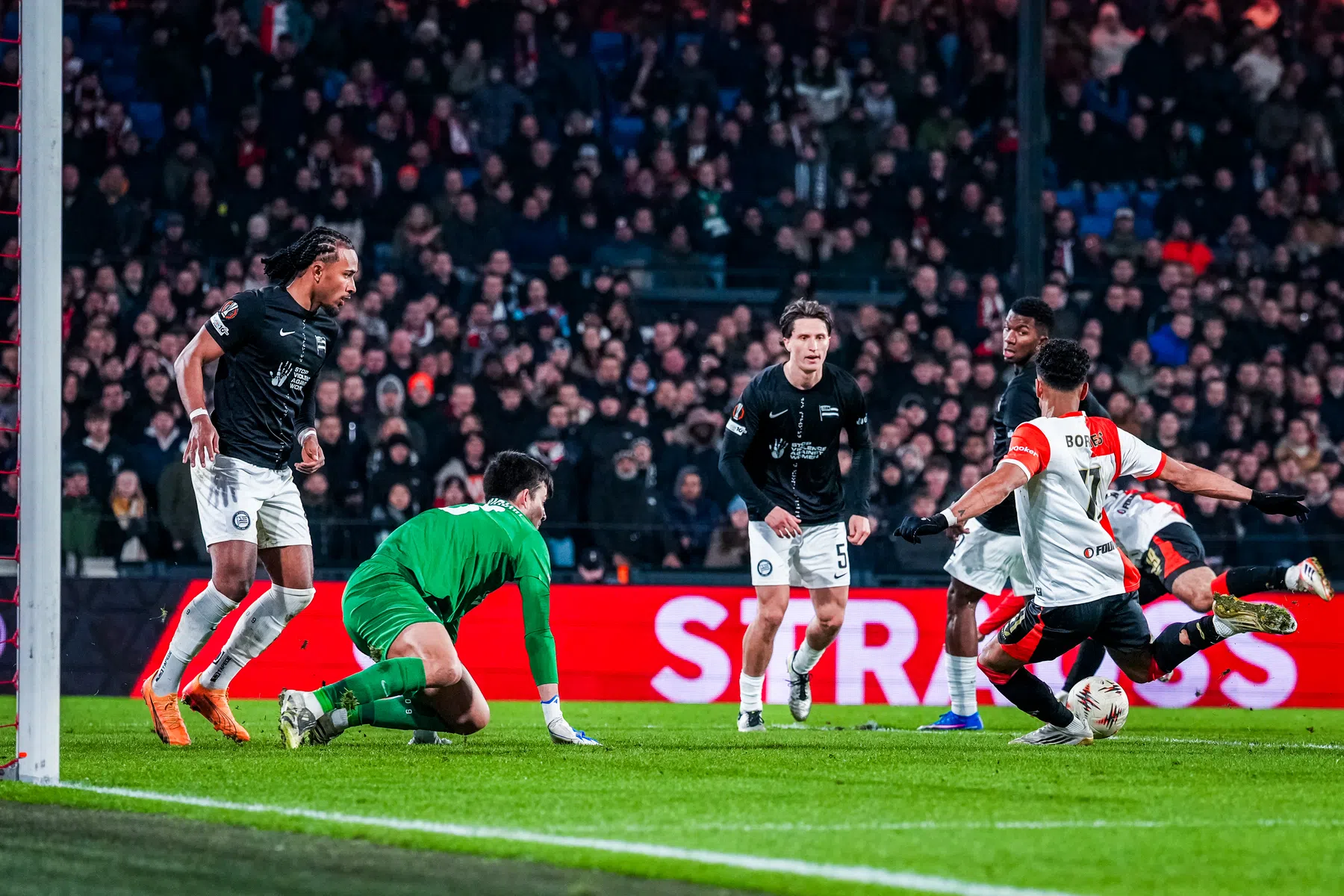 Kauwgom kauwen tegen Feyenoord: Oostenrijkse media zien kansloos Sturm Graz