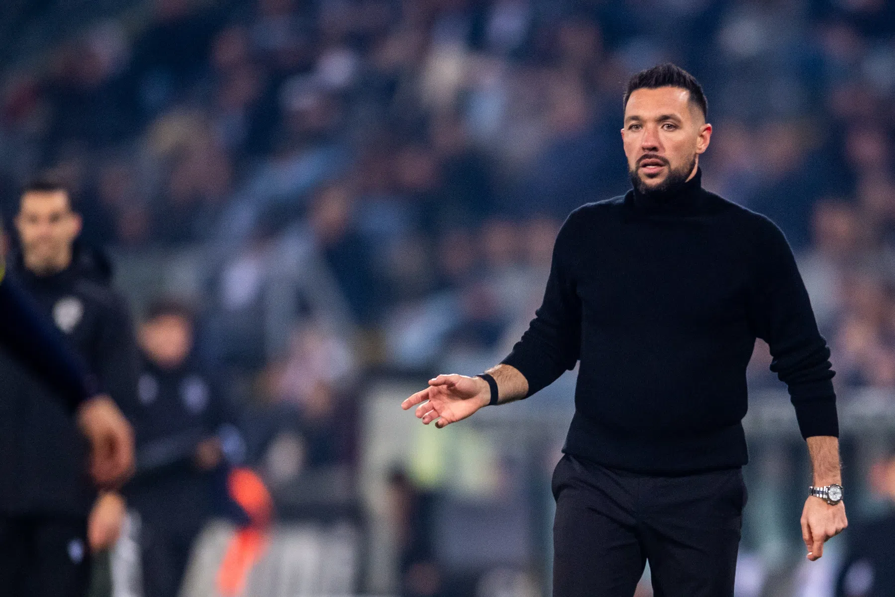 Farioli windt zich op: 'Dit mag niet worden toegestaan ​​in een UEFA-competitie'