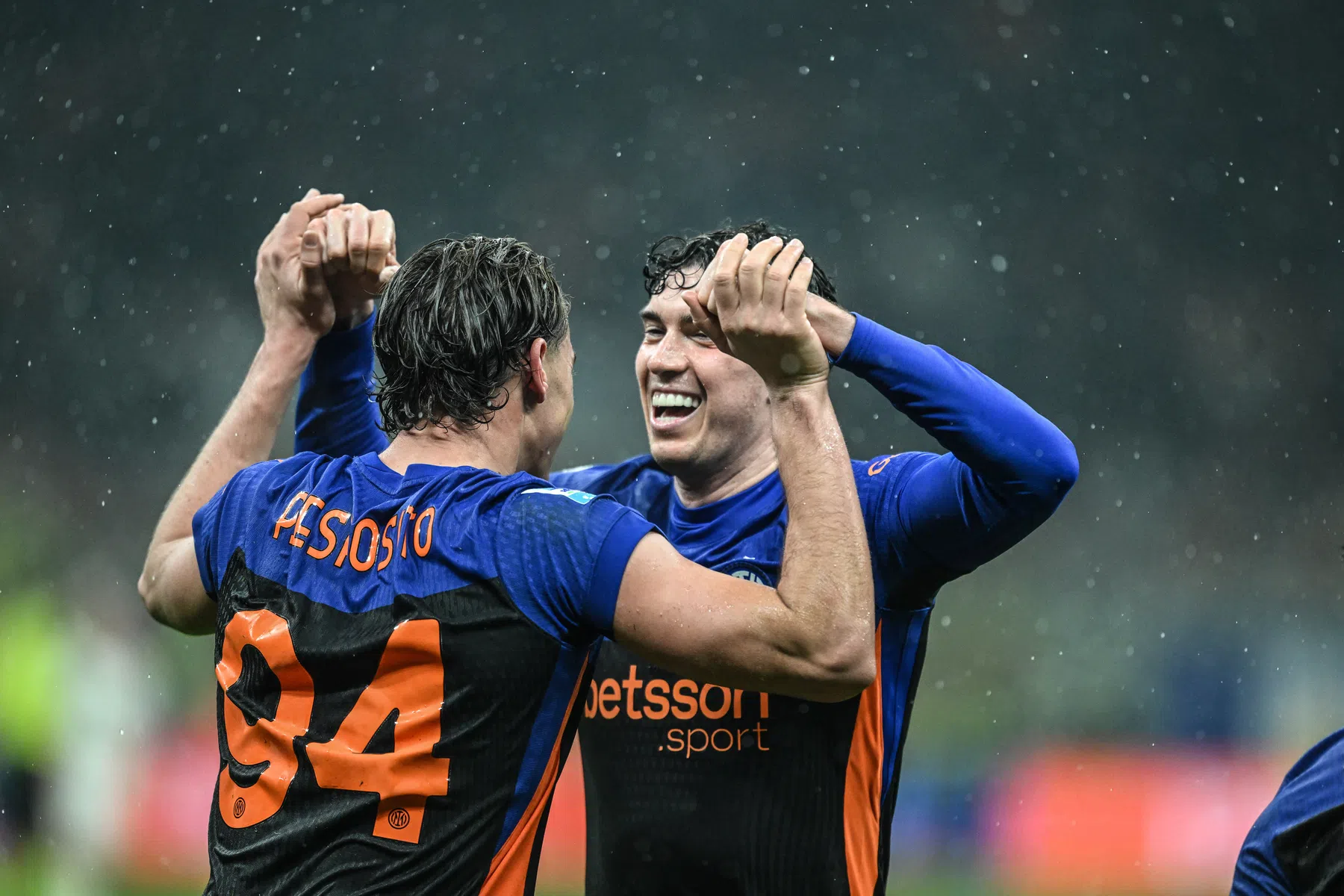 Inter komt keepersfout al in eerste helft te boven tegen promovendus Pisa