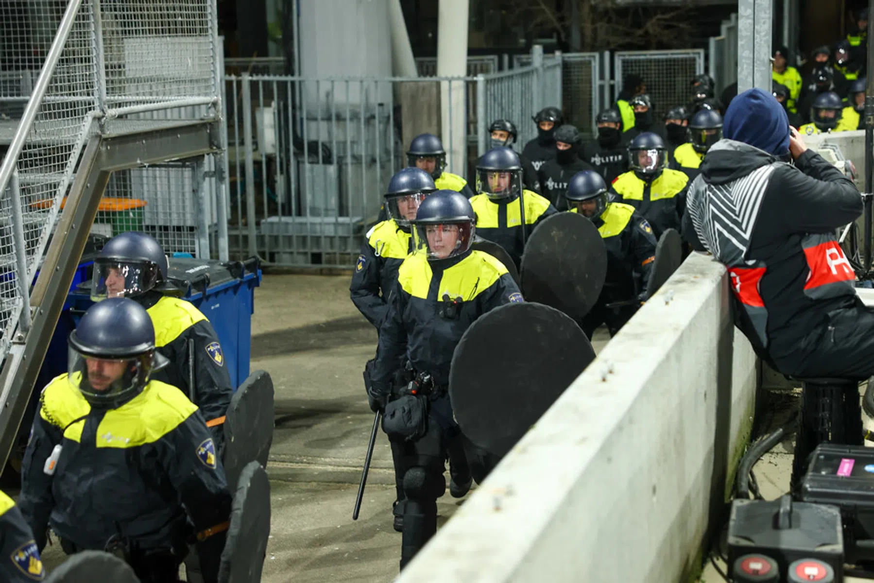 Genk veroordeelt wangedrag supporters en vergoedt kosten gedupeerde fans