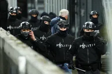 Thumbnail for article: Utrecht deelt details: drie medewerkers en speurhond gewond, veel geweld en schade