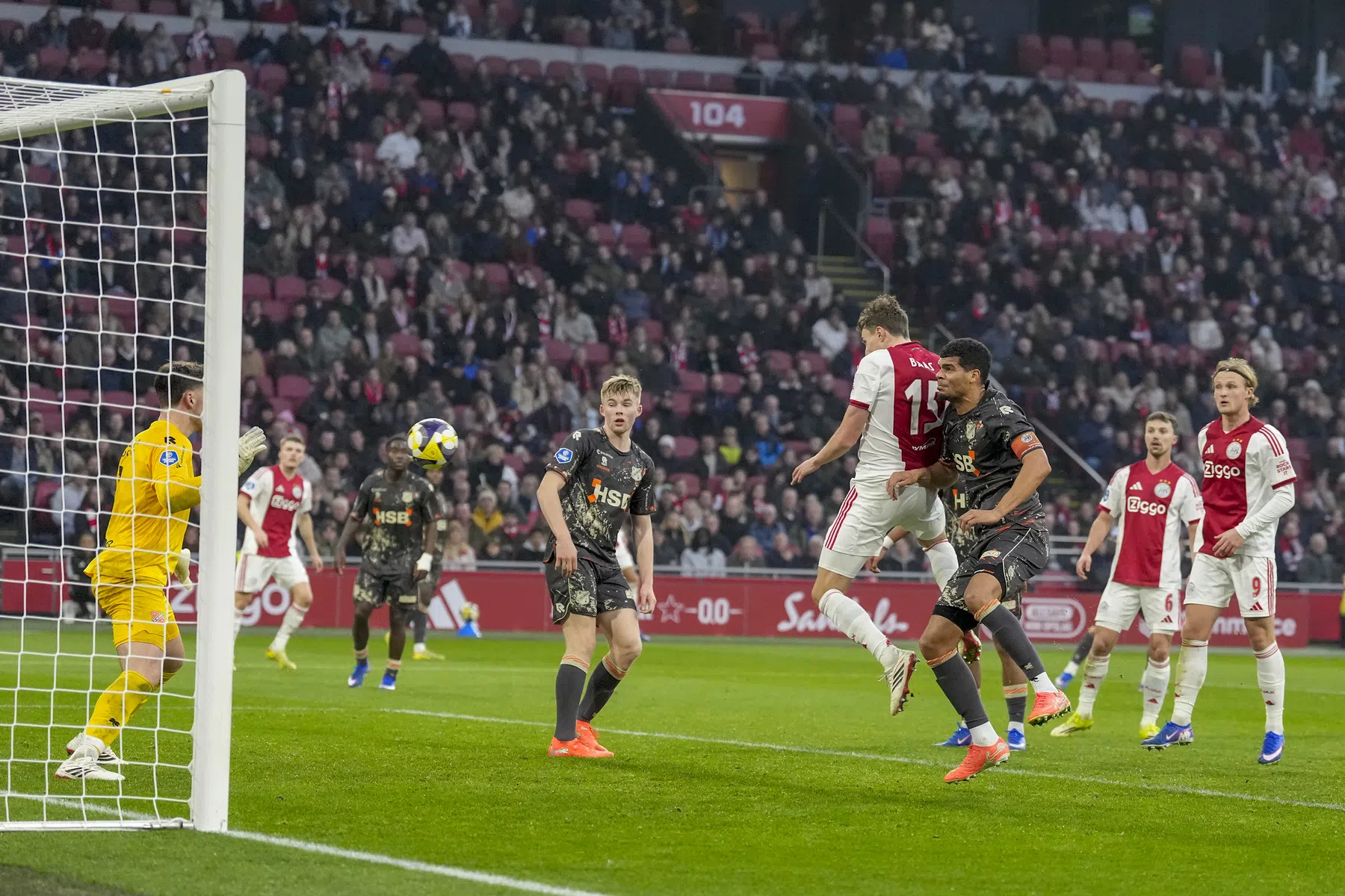 Het geheim achter de plotselinge goals van Ajax-verdediger Youri Baas