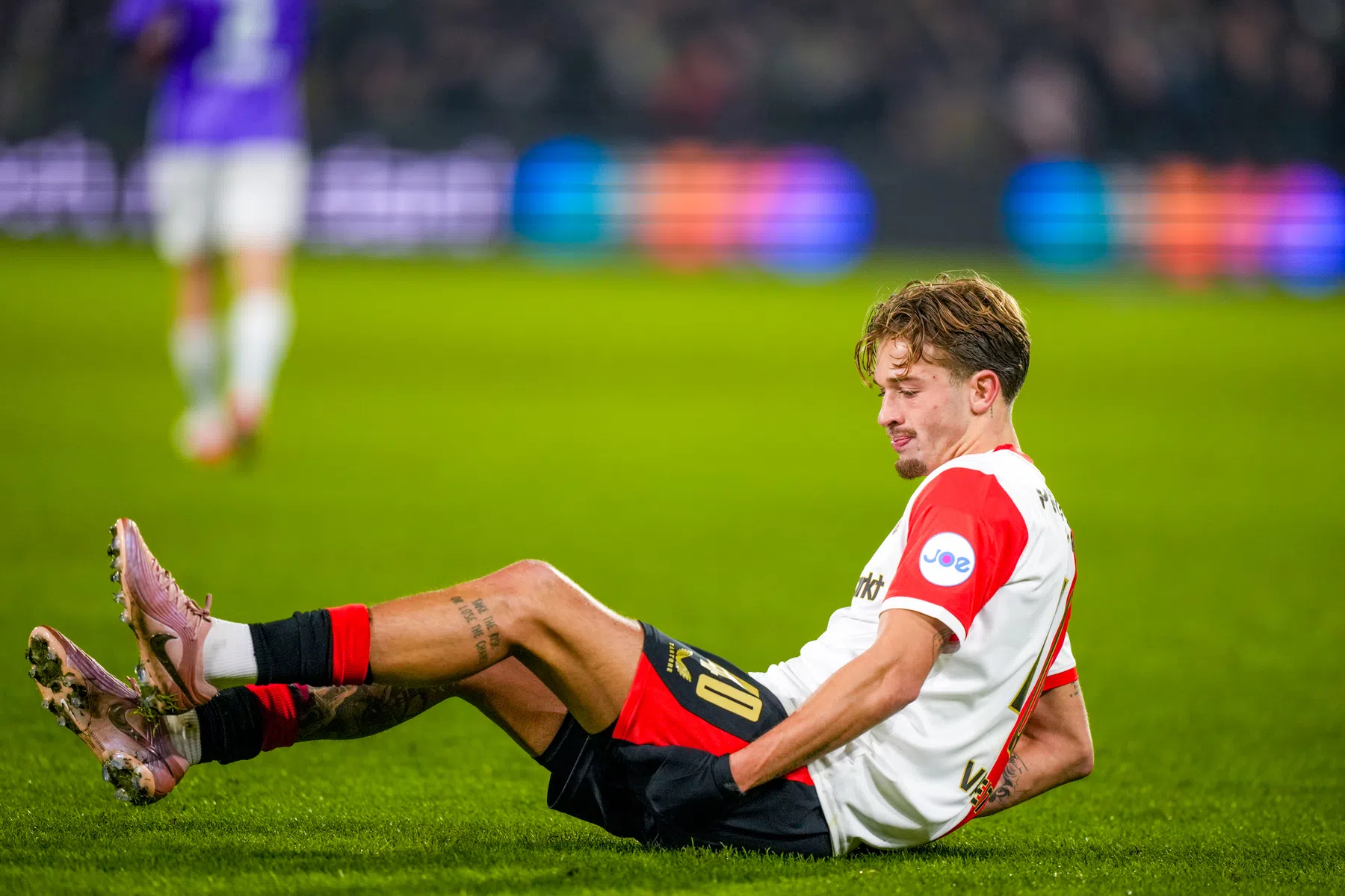 Blessurezorgen bij Feyenoord na uitvallen Valente en Watanabe: 'Niets nieuws'