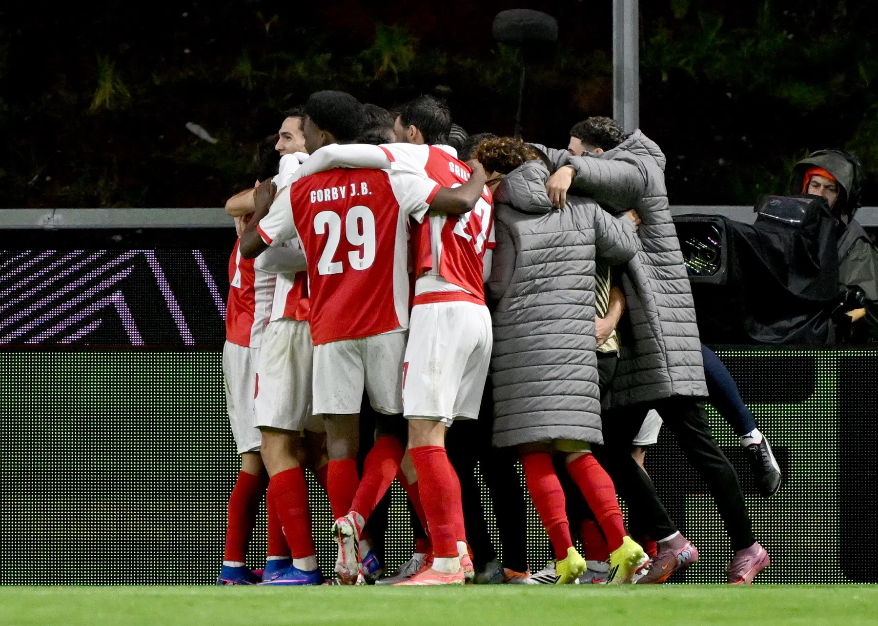 Go Ahead Eagles-opponent Braga vernedert Alverca in eerste helft