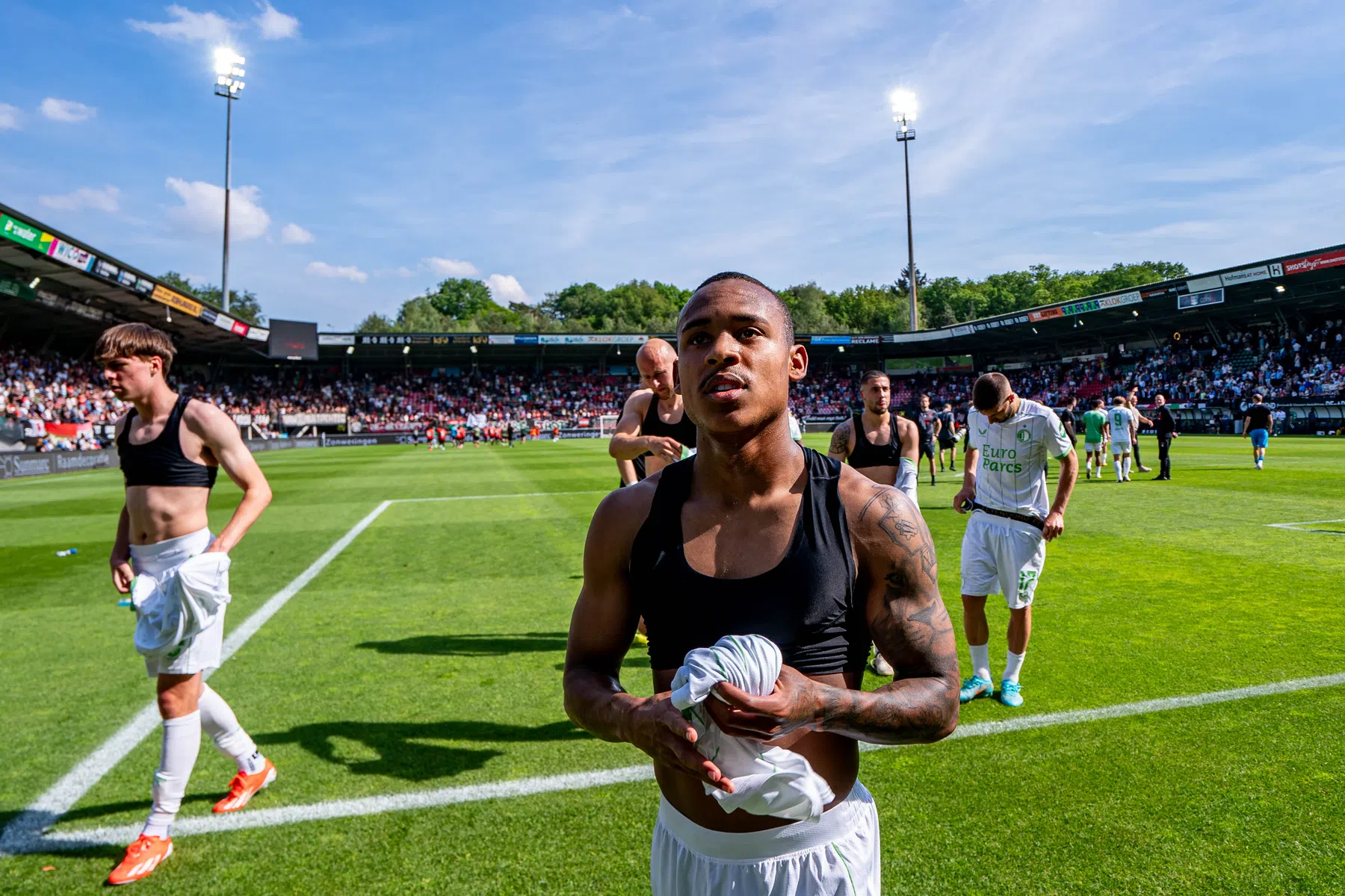 Perez hekelt krampaanvallen en fysieke data: 'Doe die bh's eens af'