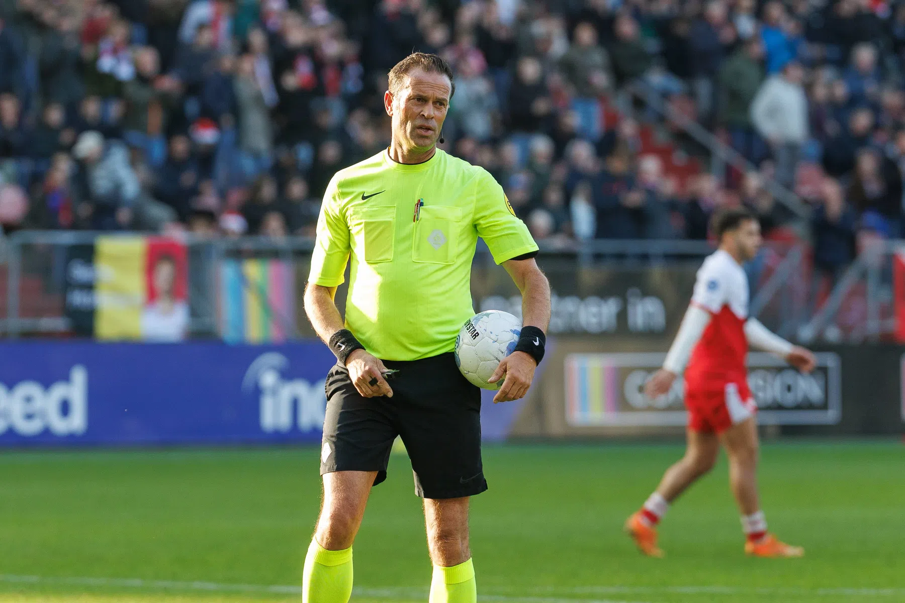 KNVB wijst Nijhuis aan voor topper PSV-Feyenoord