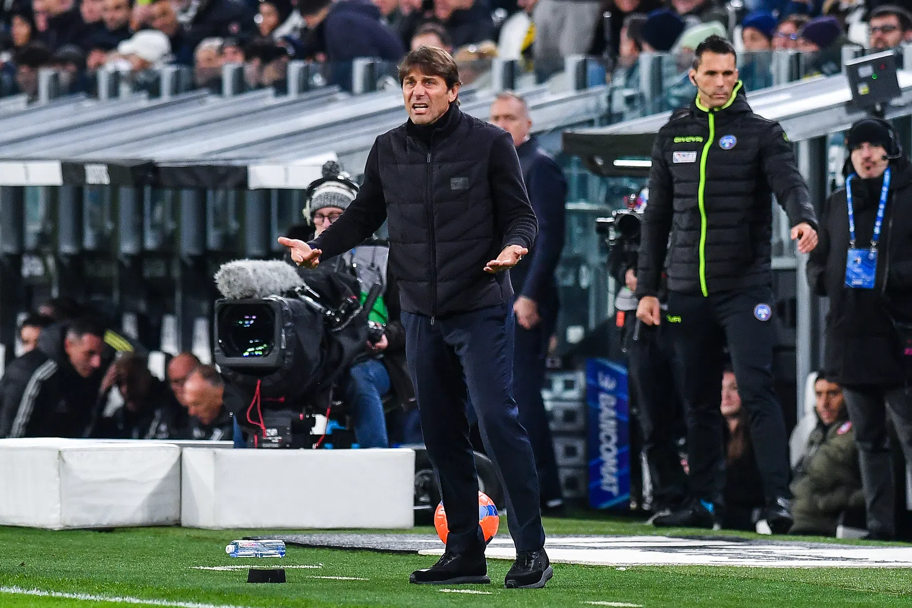 Conte vermoedt het ergste voor Napoli: 'De storm is niet voorbij'