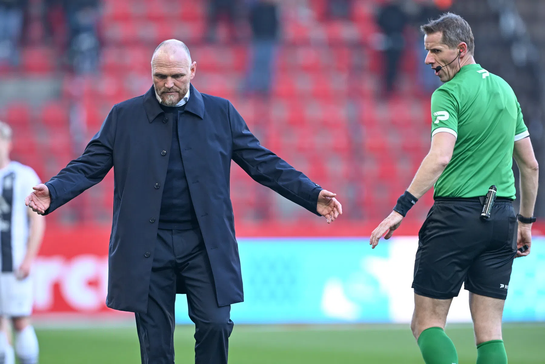 Volgende tik voor Oosting en Antwerp: 'Je wordt gewoon te kijk gezet'