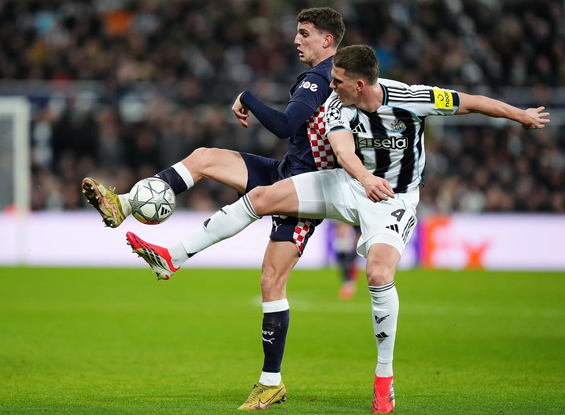 Bosz heeft nog niet volledige zekerheid over inzetbaarheid Til en Salah-Eddine