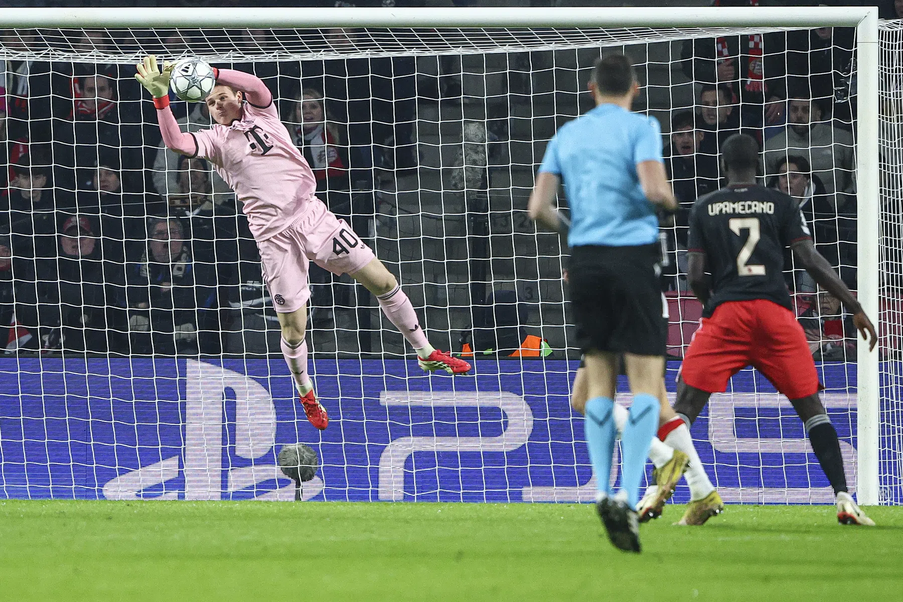 Duitse media zien ambities PSV worden doorkruist door doelman