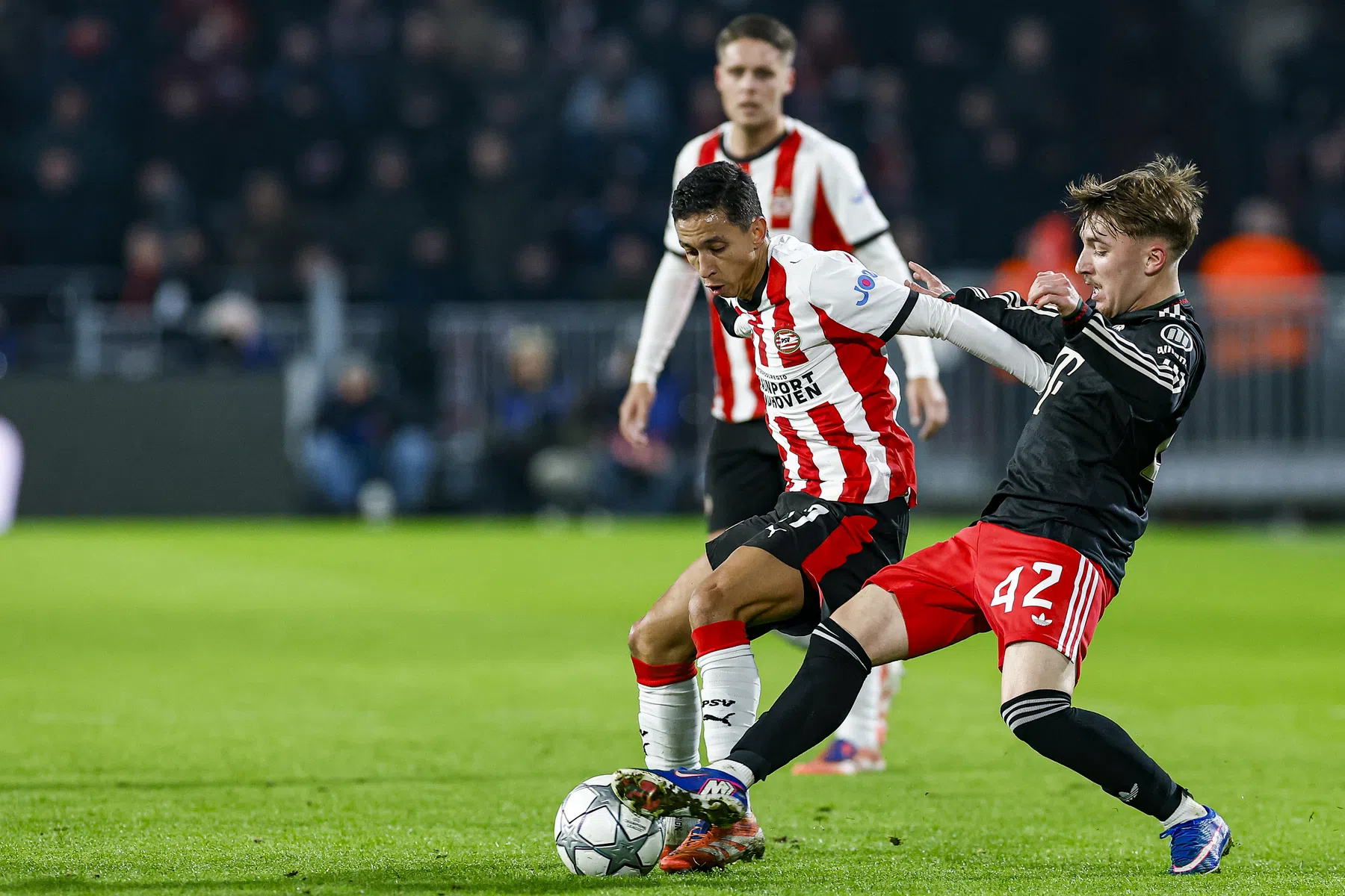 PSV op Rapport: Mauro Júnior ondanks rode kaart uitblinker, geen onvoldoendes