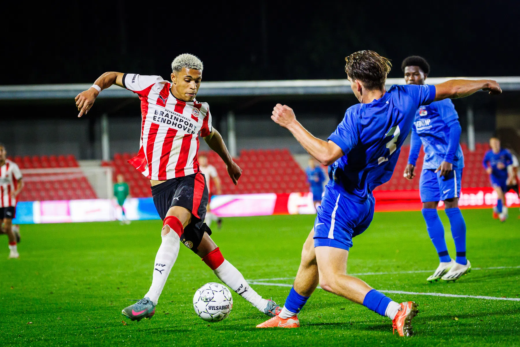 Jong PSV stroomt verder leeg: Leipzig slaat toe bij Thomas