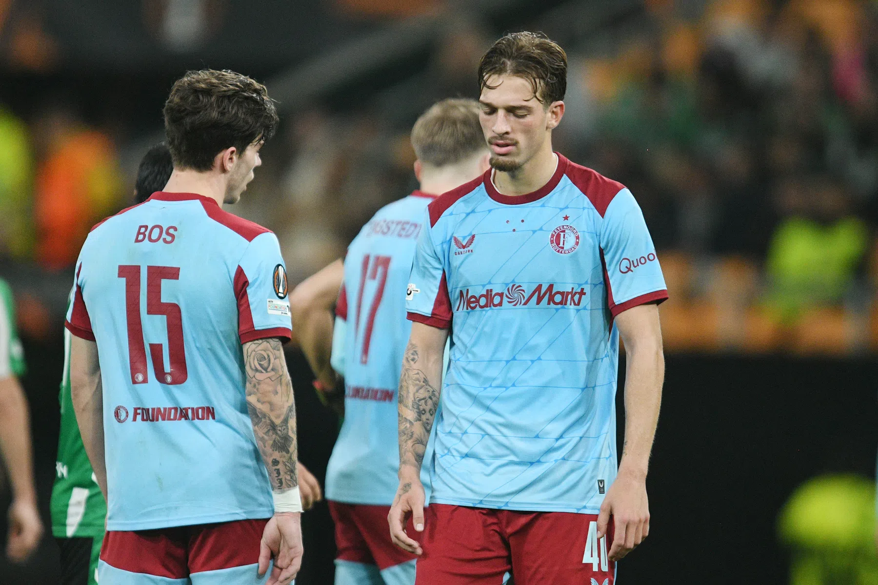 Valente aangeslagen na blessure Van Persie: 'Verschrikkelijk om te zien'