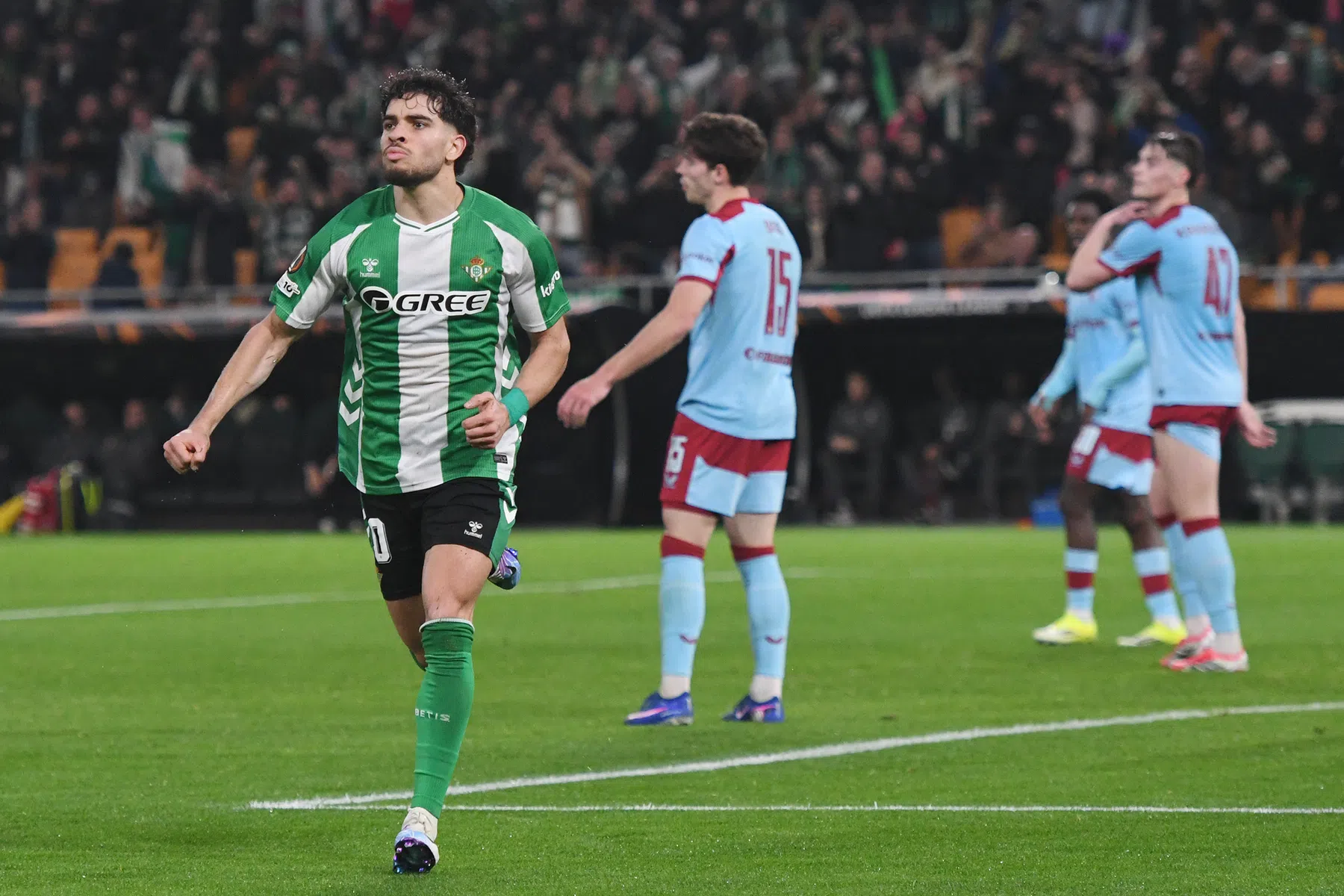 Strijdlust van Feyenoord wordt gewaardeerd in Spaanse media