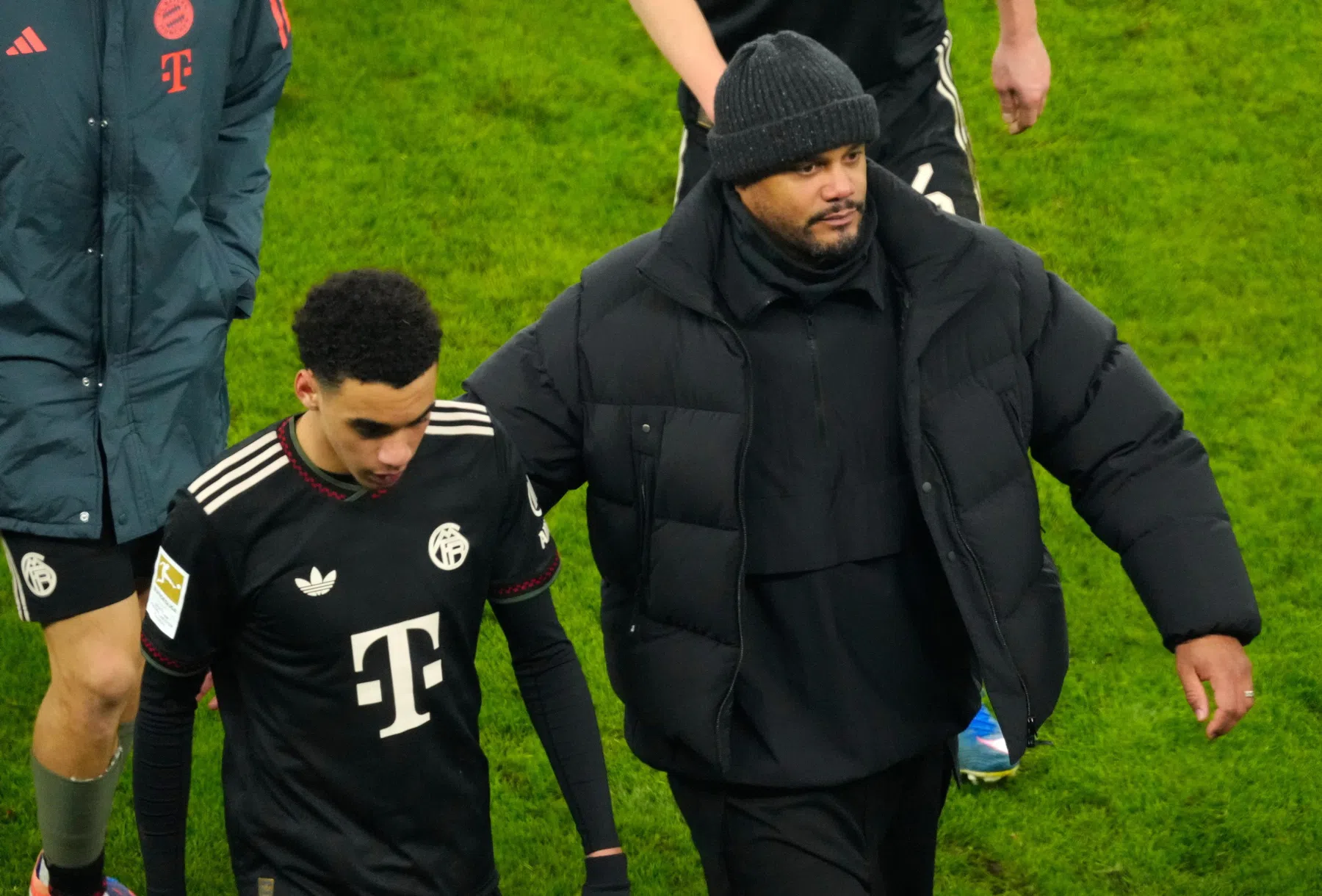 Kompany beklaagt zich na nieuwe uitglijder Bayern over arbitrage