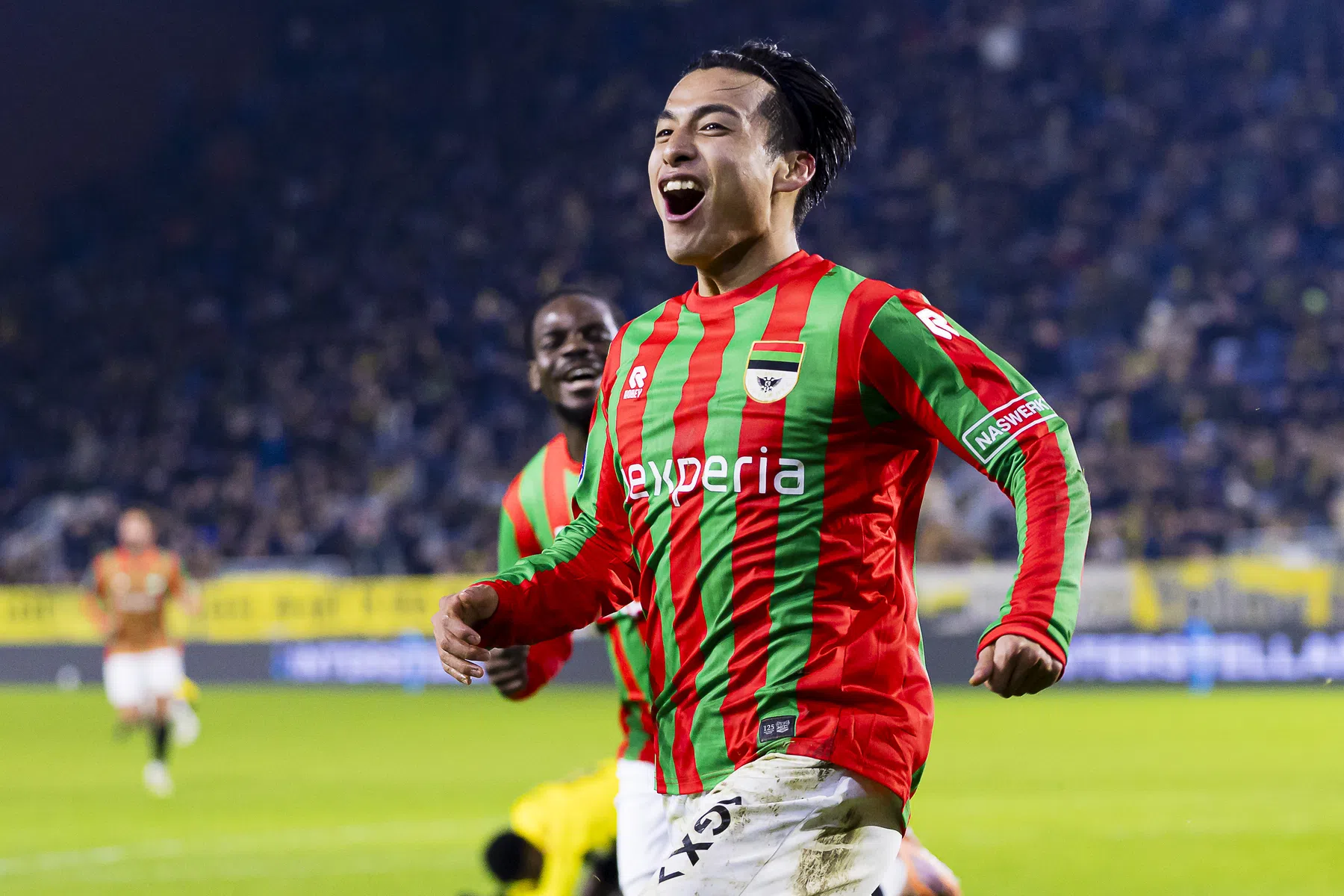 Ajax meldt zich bij NEC voor Sano