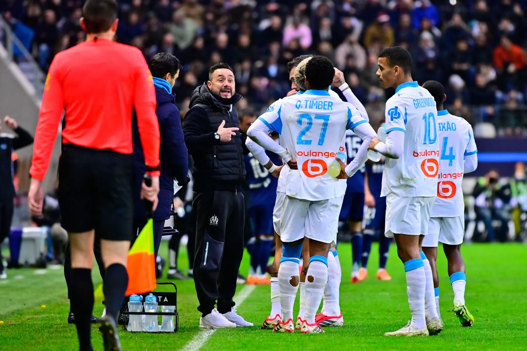 Crisis in Marseille nadert kookpunt na ruzie, kritiek en bezoek aan Parijs