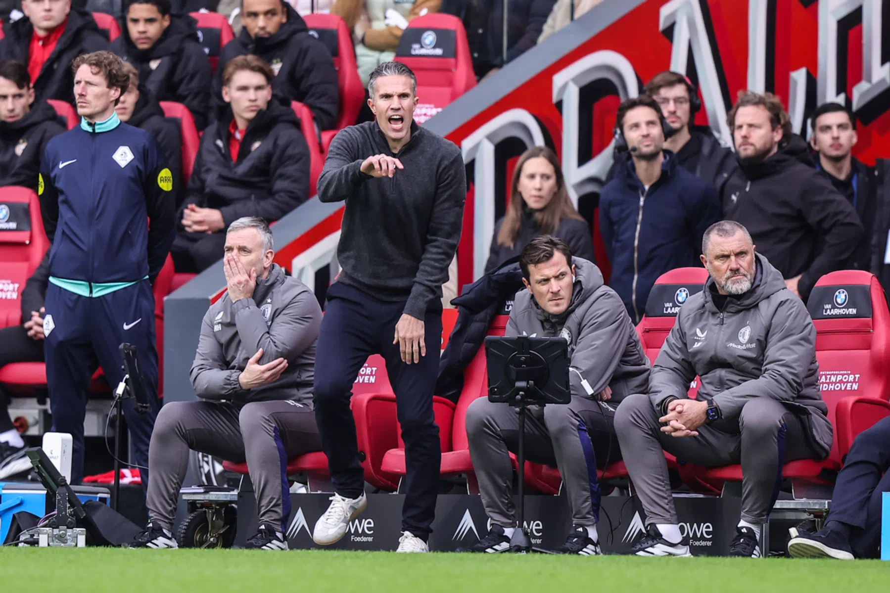 Gokken of ingrijpen bij Feyenoord?