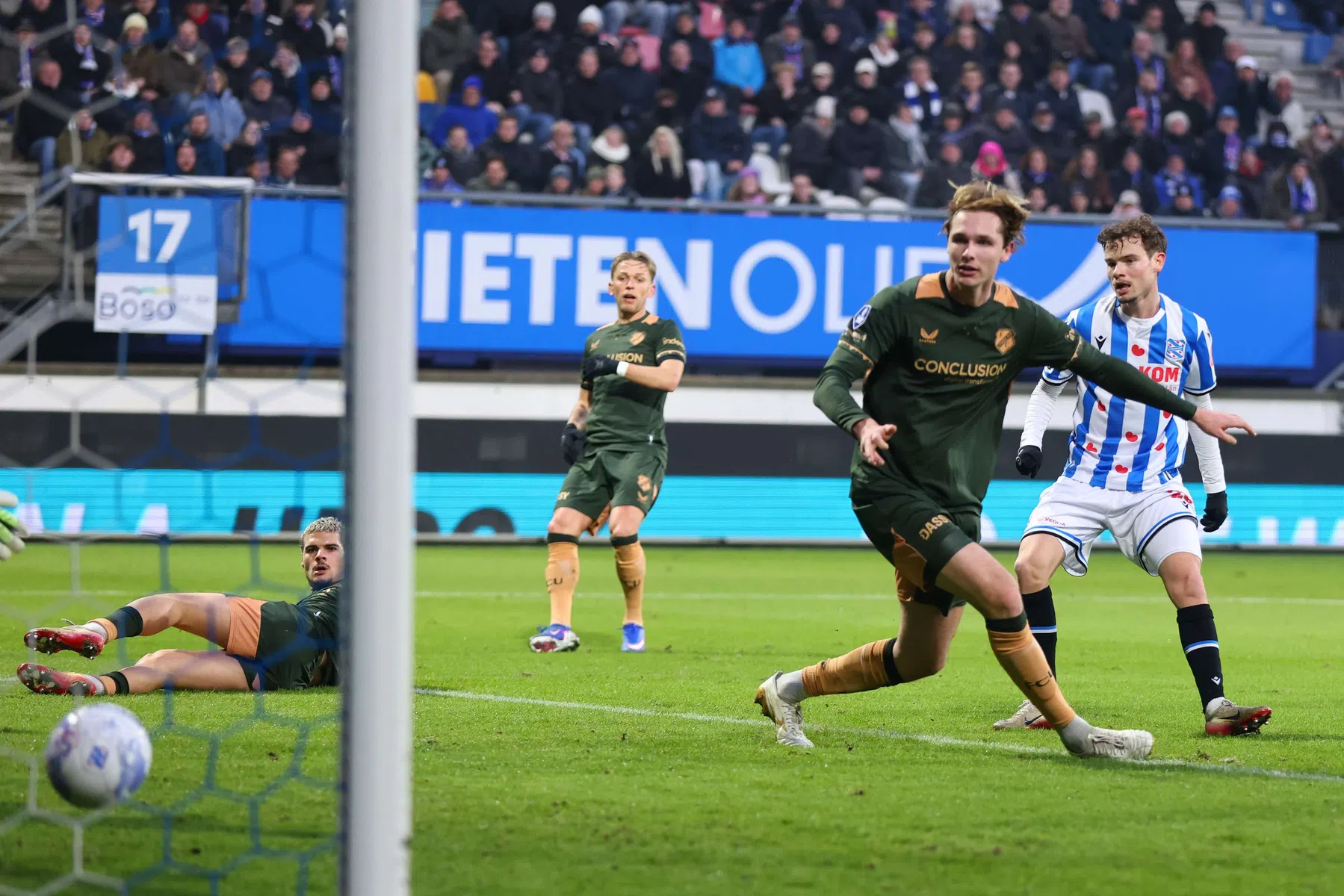 Onzekerheid bij FC Utrecht: 'Voetballend geen stap gezet' 